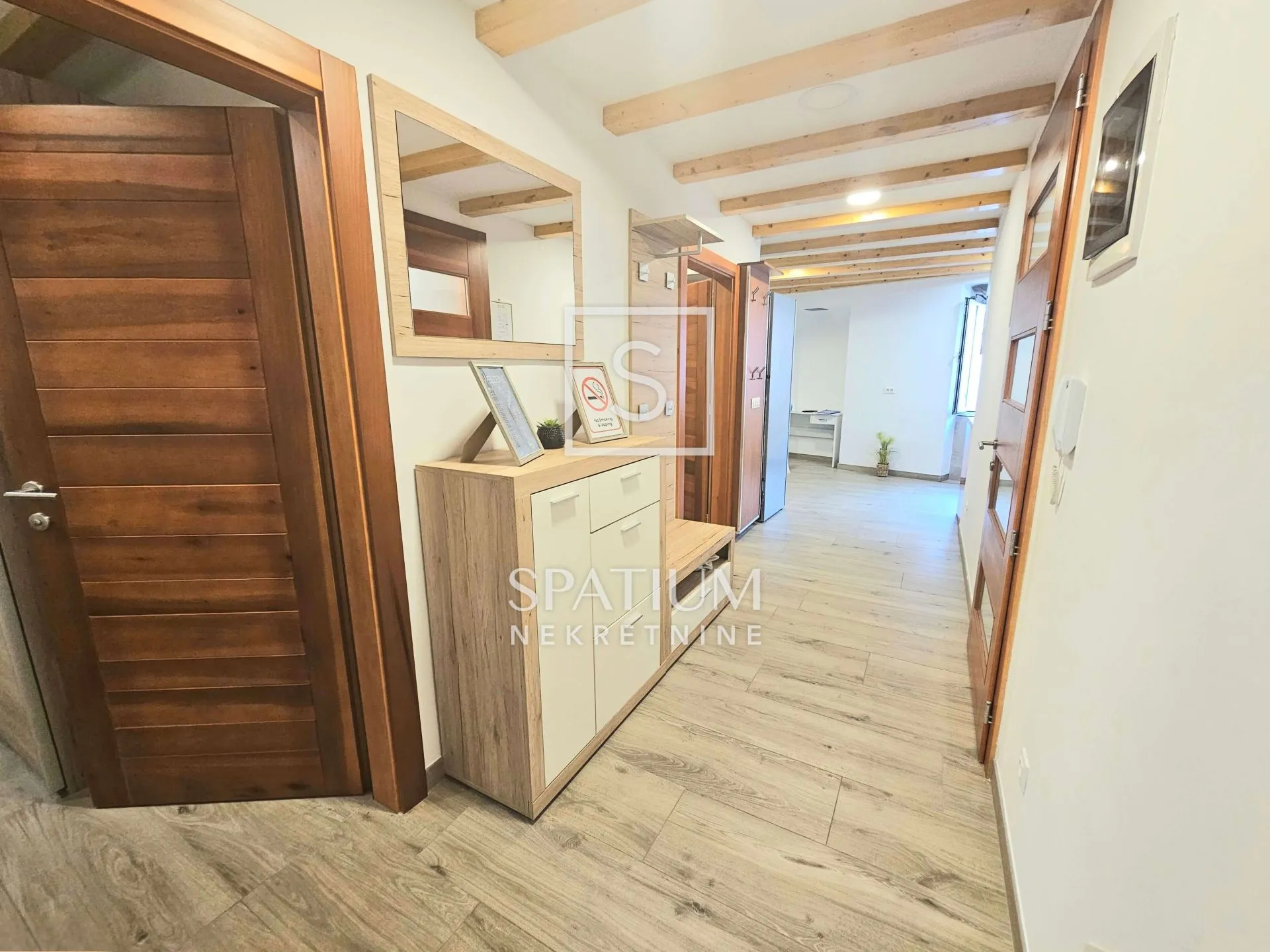 rovinj, dvosoban stan u starogradskoj jezgri - slika 12
