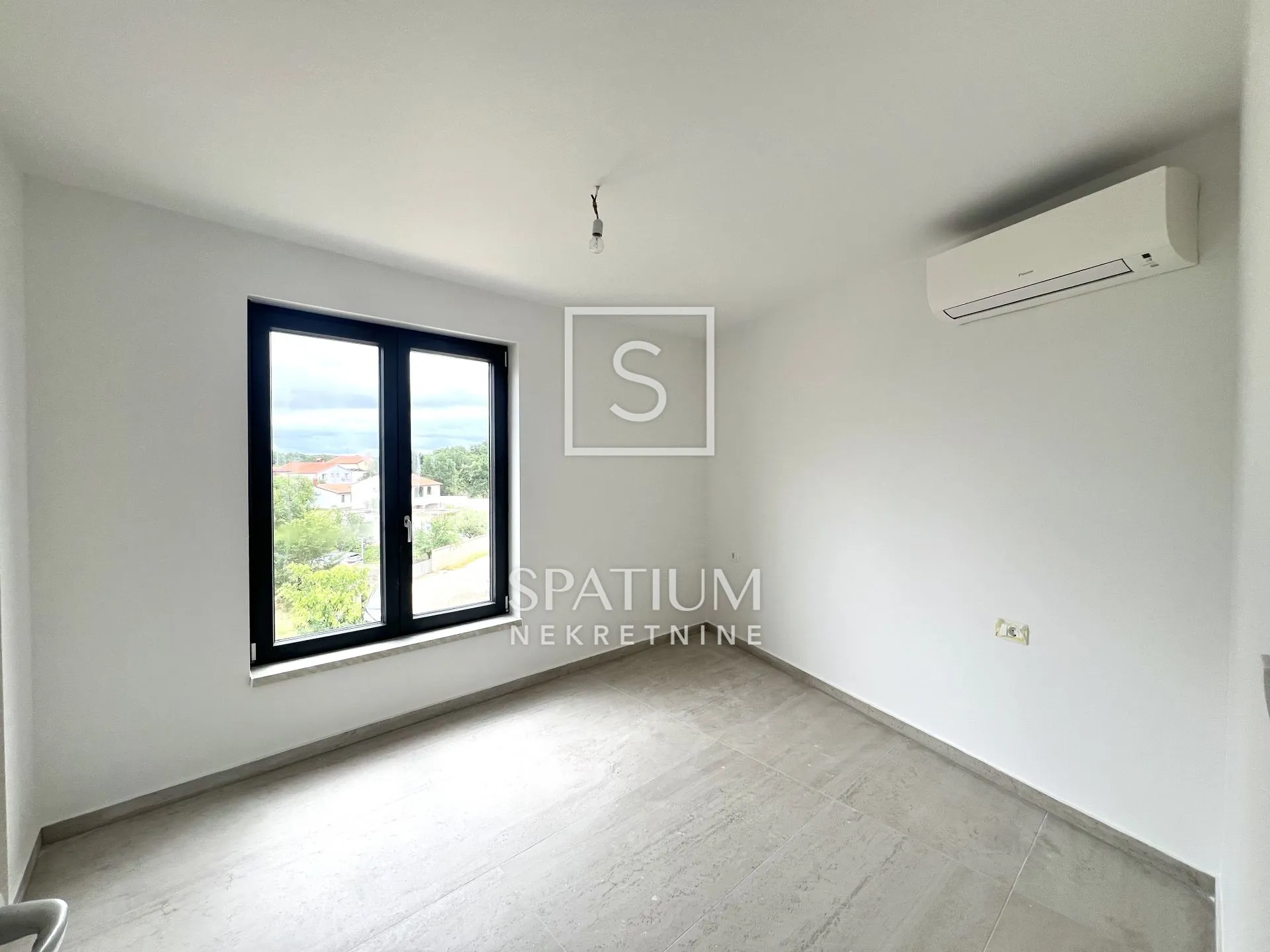 valbandon, stan sa galerijom 138 m2 - slika 7