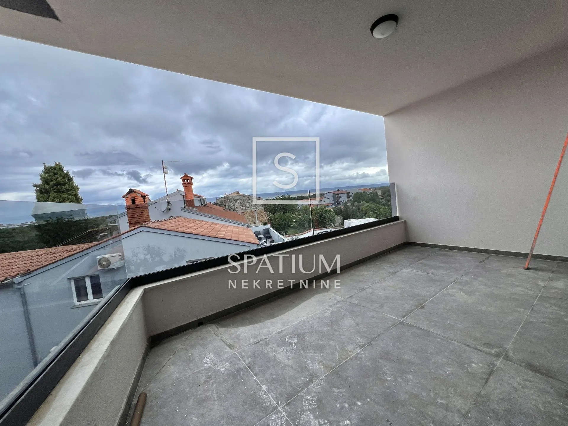 valbandon, stan sa galerijom 138 m2 - slika 13
