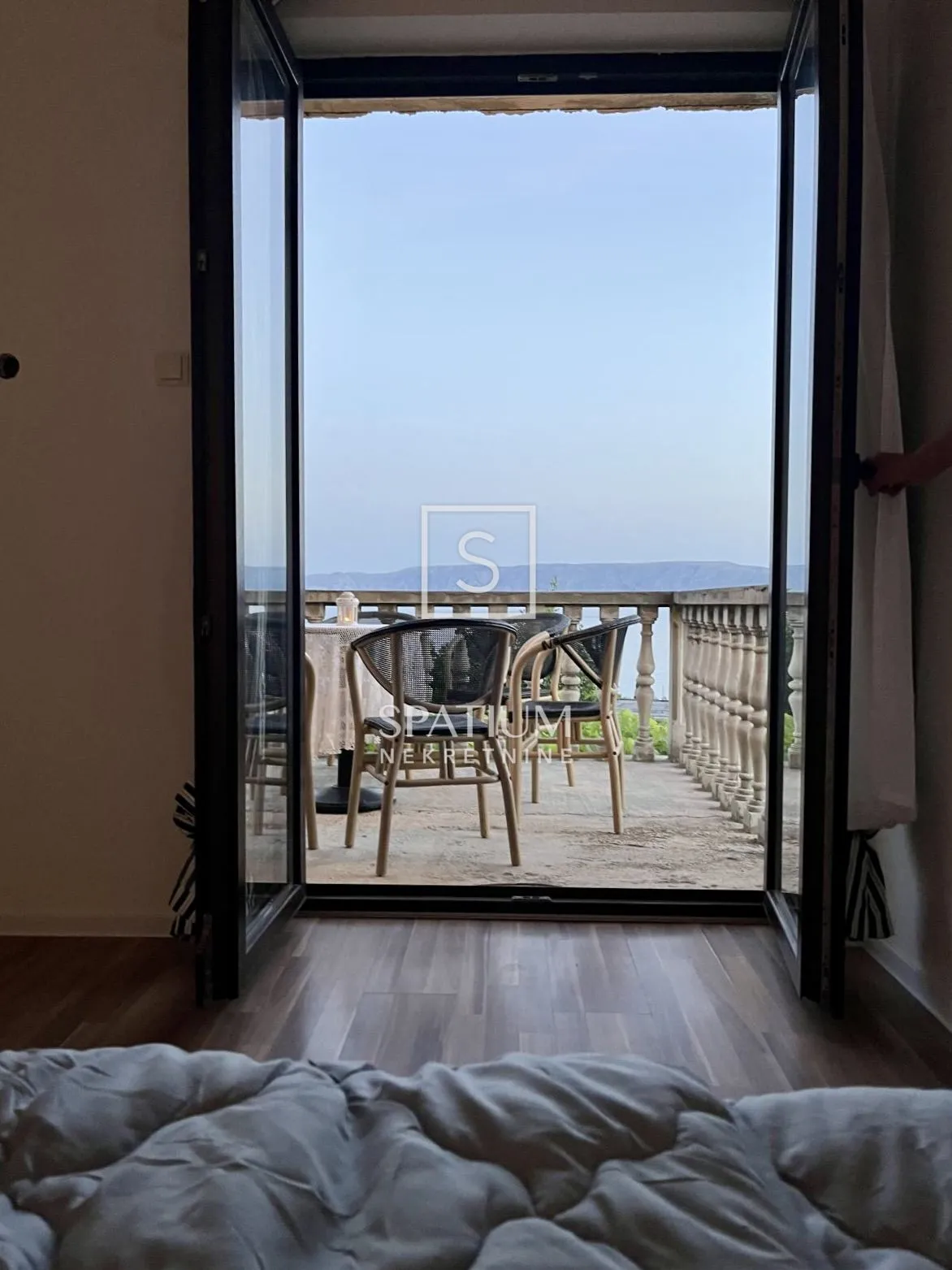 novi vinodolski, dvoetažni stan udaljen 150 metara od mora i plaže - slika 6