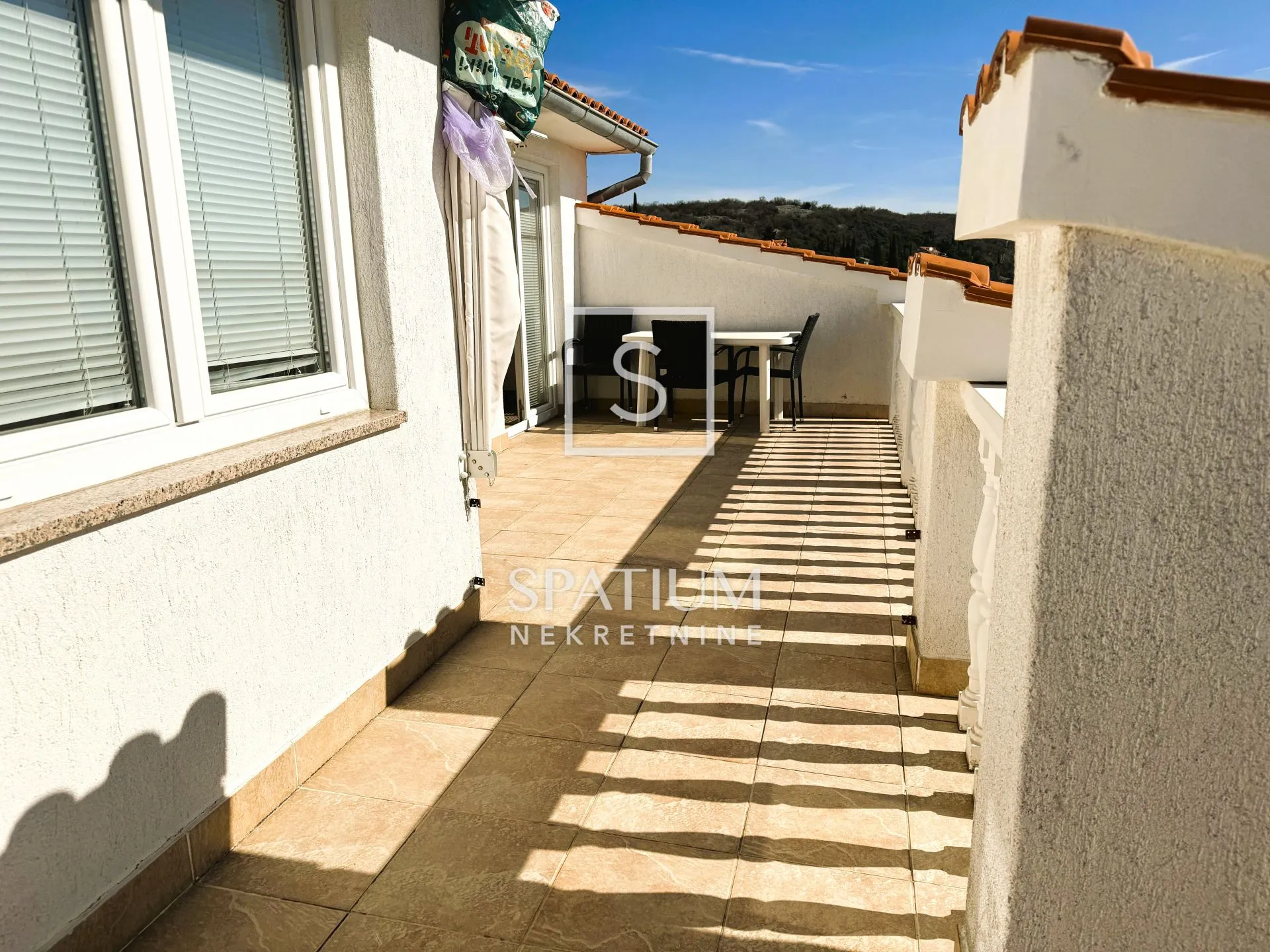 omišalj, kuća sa 6 apartmana na 150m od mora - slika 11