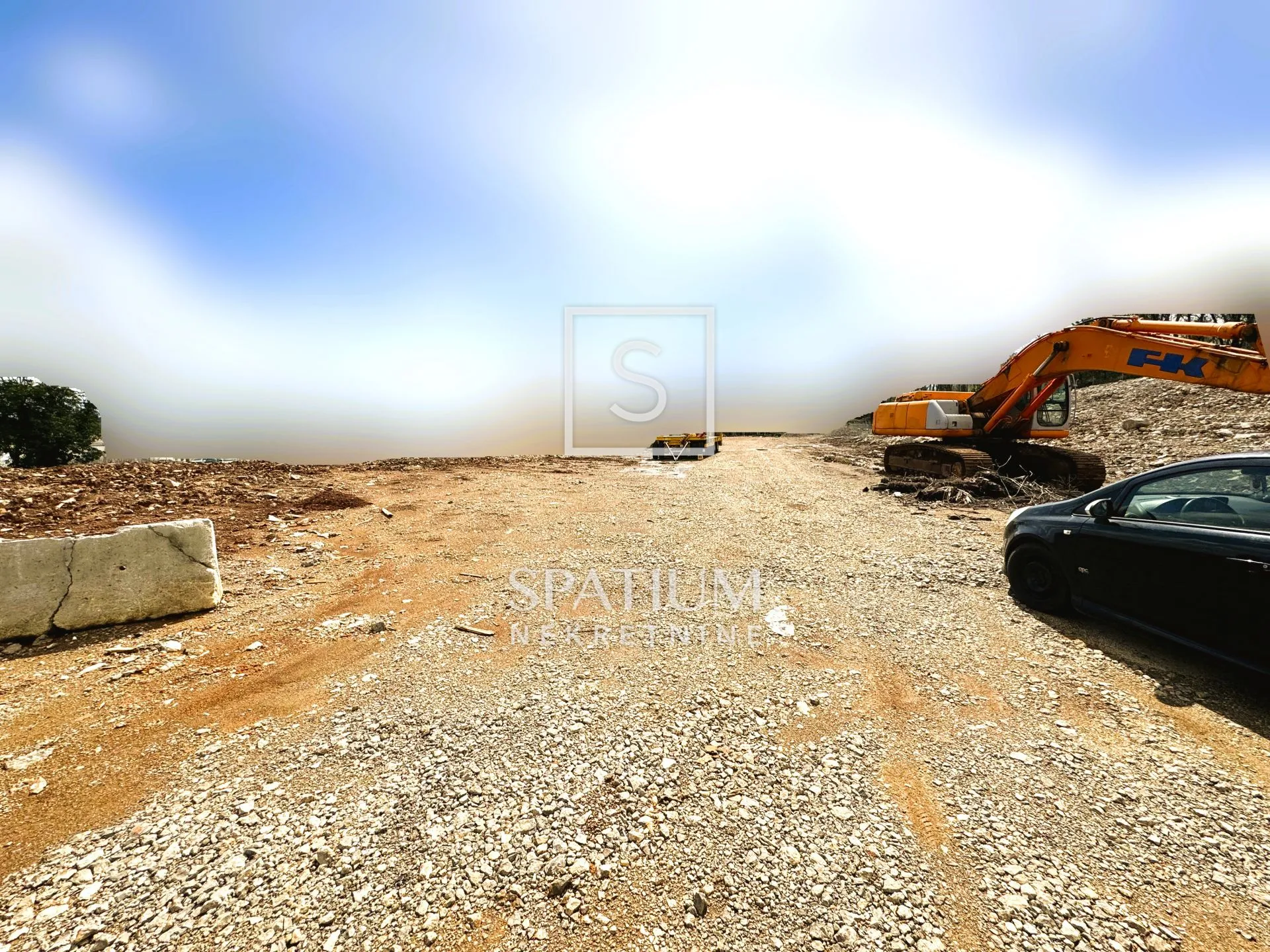 MATULJI, ZEMLJIŠTE POSLOVNO-STAMBENE NAMJENE 4557m2