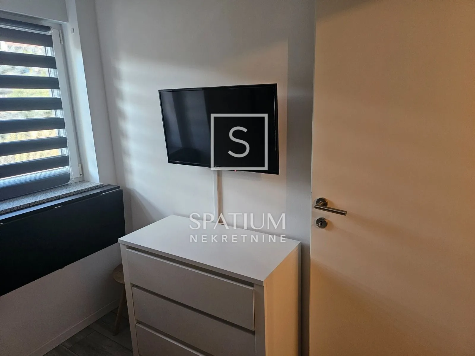 marčelji, namješten trosoban stan - slika 5