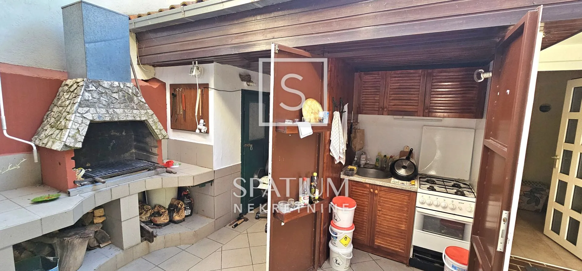 novi vinodolski, dvije kuće nedaleko od centra i mora - slika 15