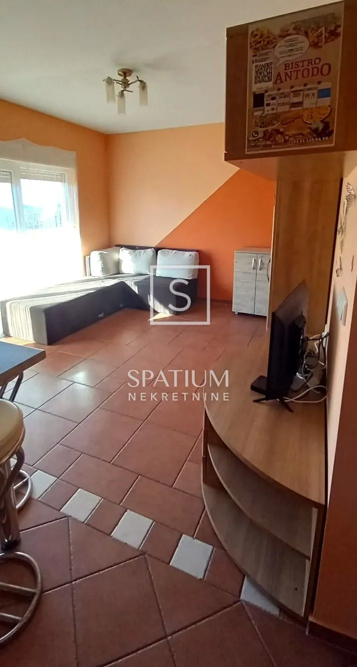 pag, novalja, tri apartmana s firmom - slika 5