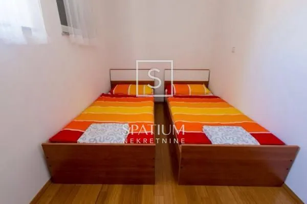 novi vinodolski, apartmanska kuća s bazenom - slika 8