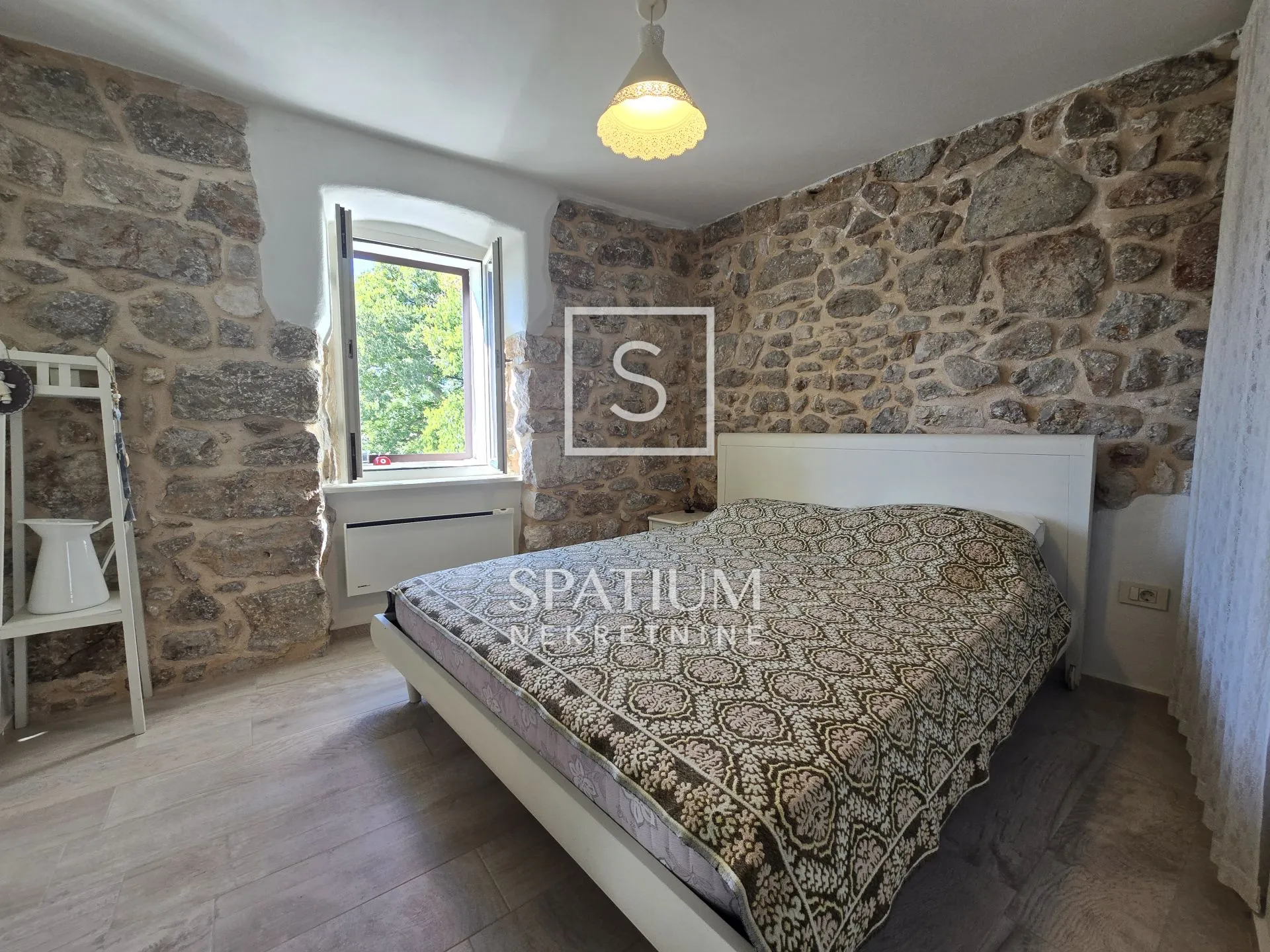 vrbnik, otok krk, kuća u centru - slika 5