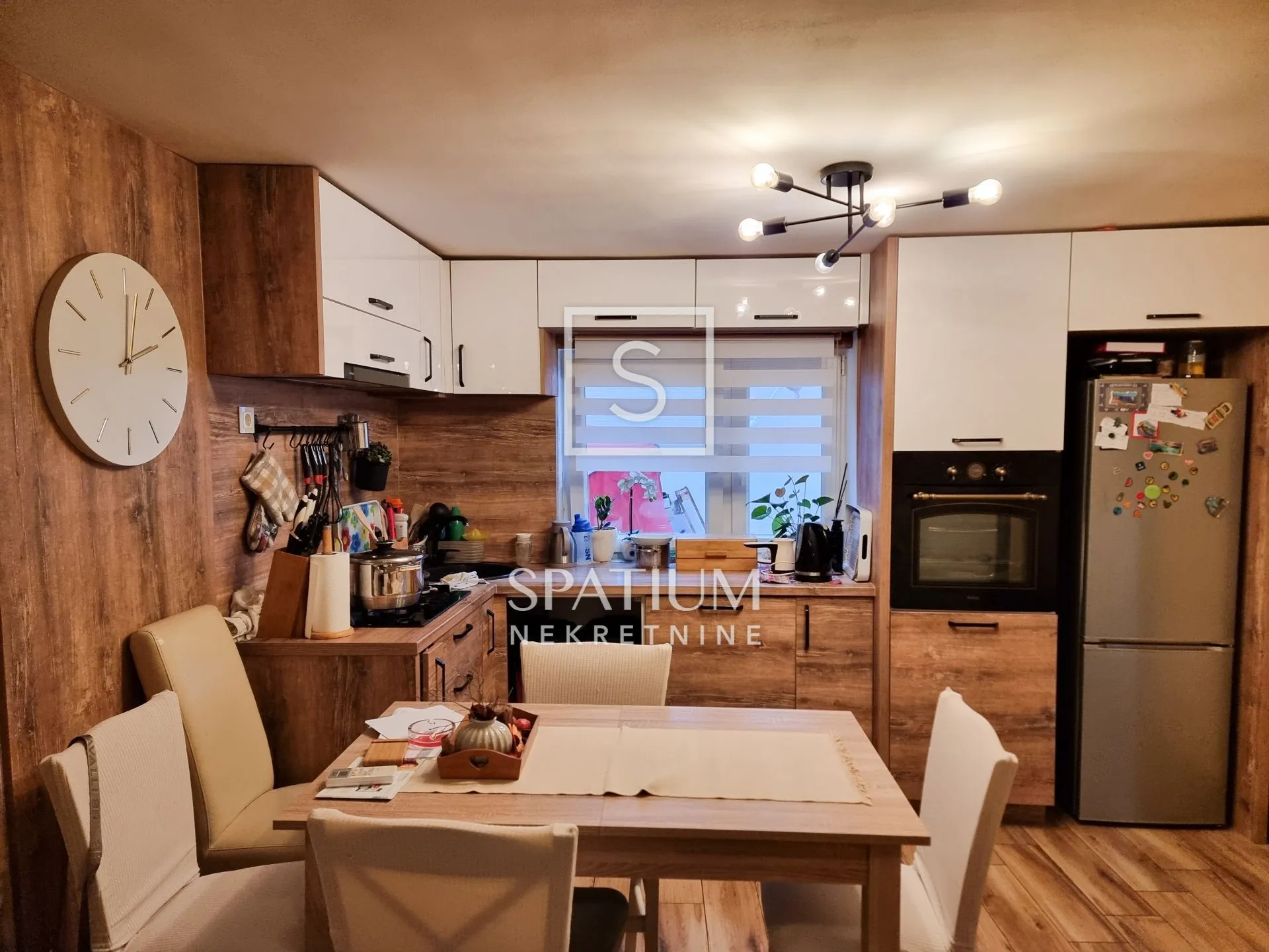 novi vinodolski, dvije kuće s dvorištem blizu mora - slika 14