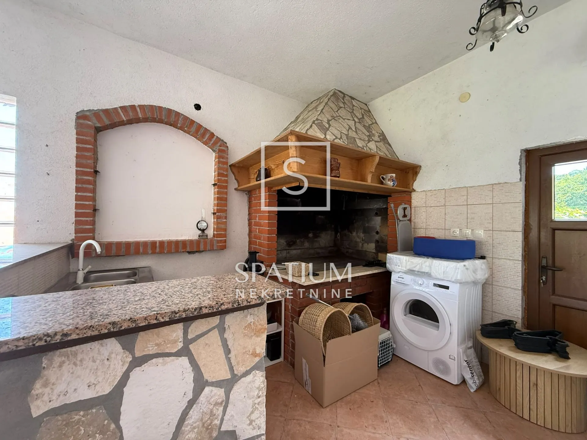 labin, obiteljska kuća s tri stambene jedinice - slika 27