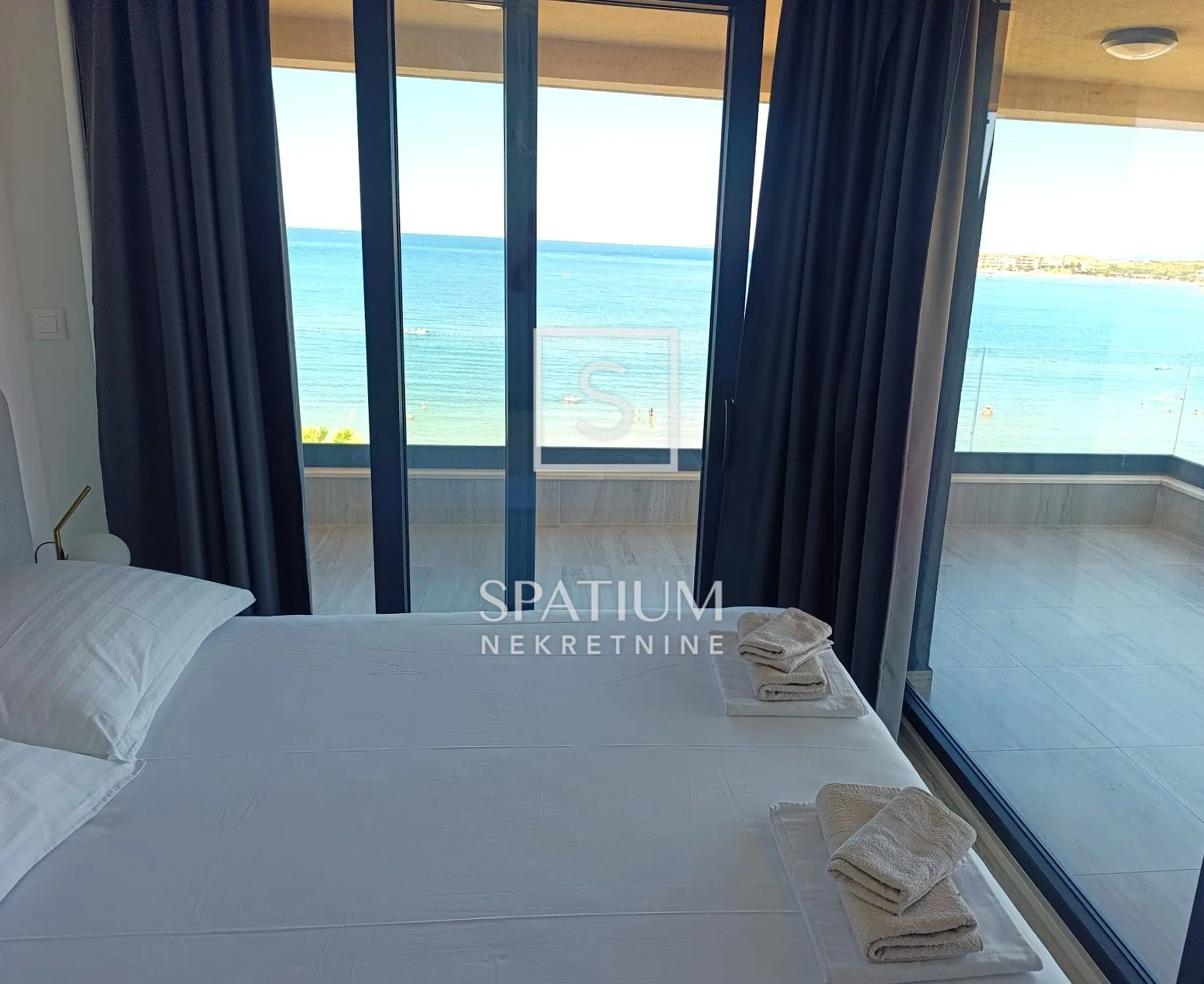 pag, dvoetažni penthouse prvi red uz more - slika 15