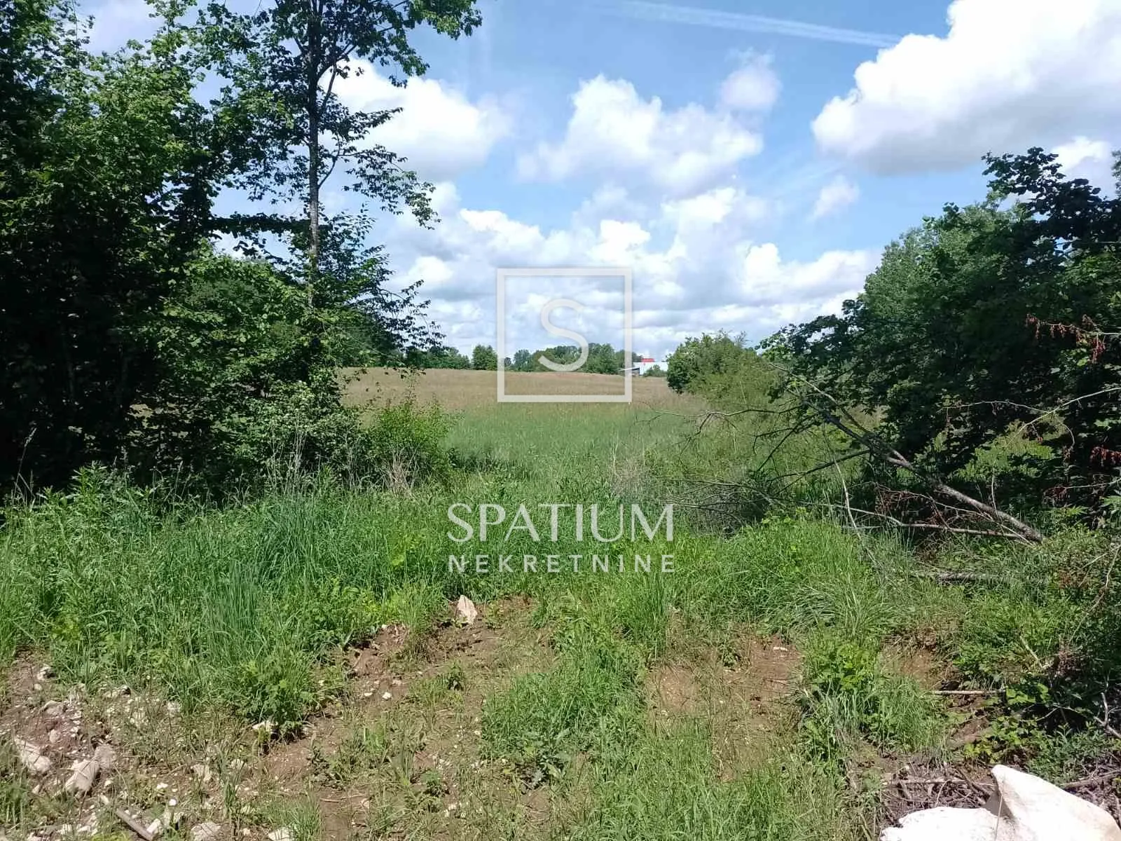 gospić, oranica 21.500 m² na samo 3 minute od centra grada - slika 3