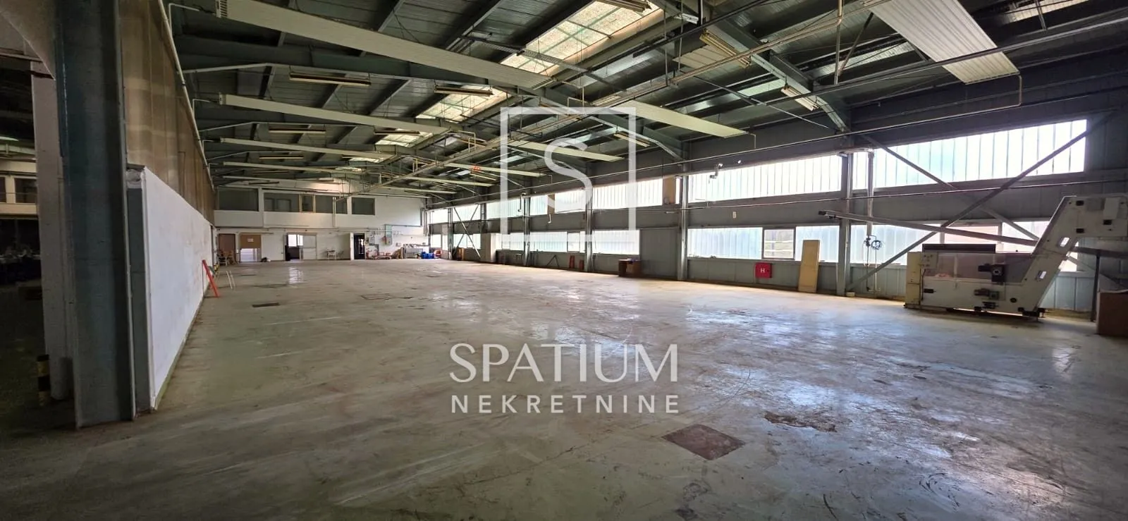 udbina, hala 3500m2 - slika 3