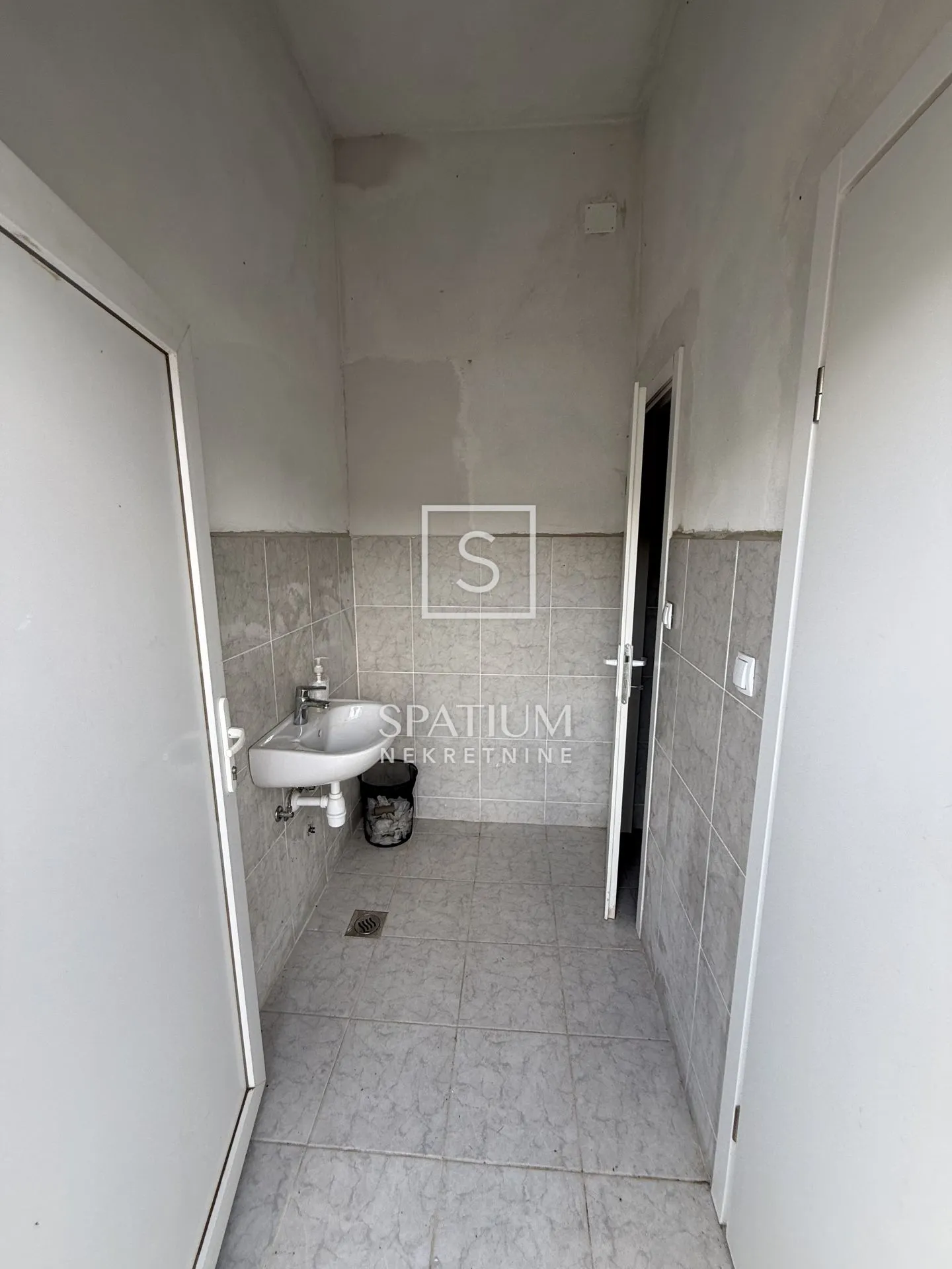 kostrena, dugoročni najam, garaža 150 m2 - slika 3
