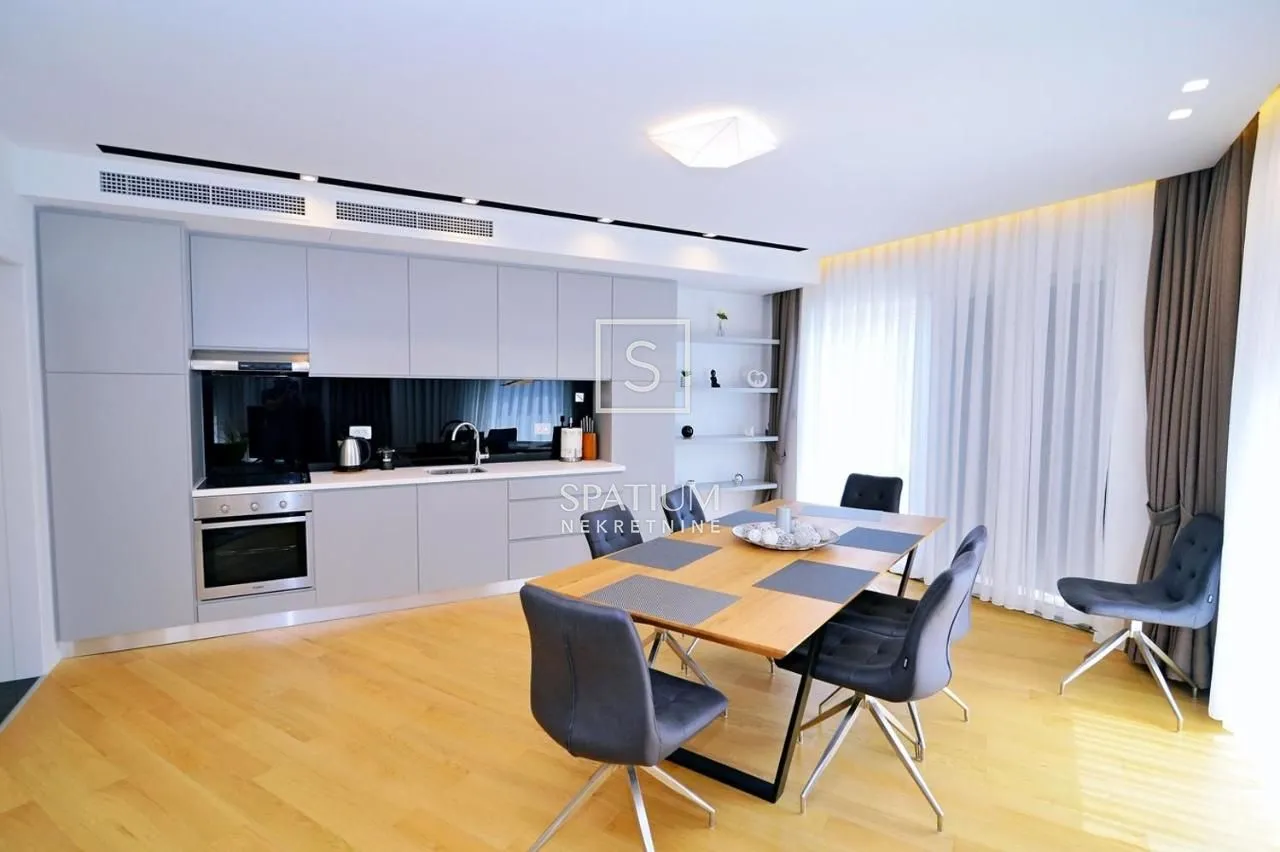 opatija, vila sa šest apartmana - slika 24