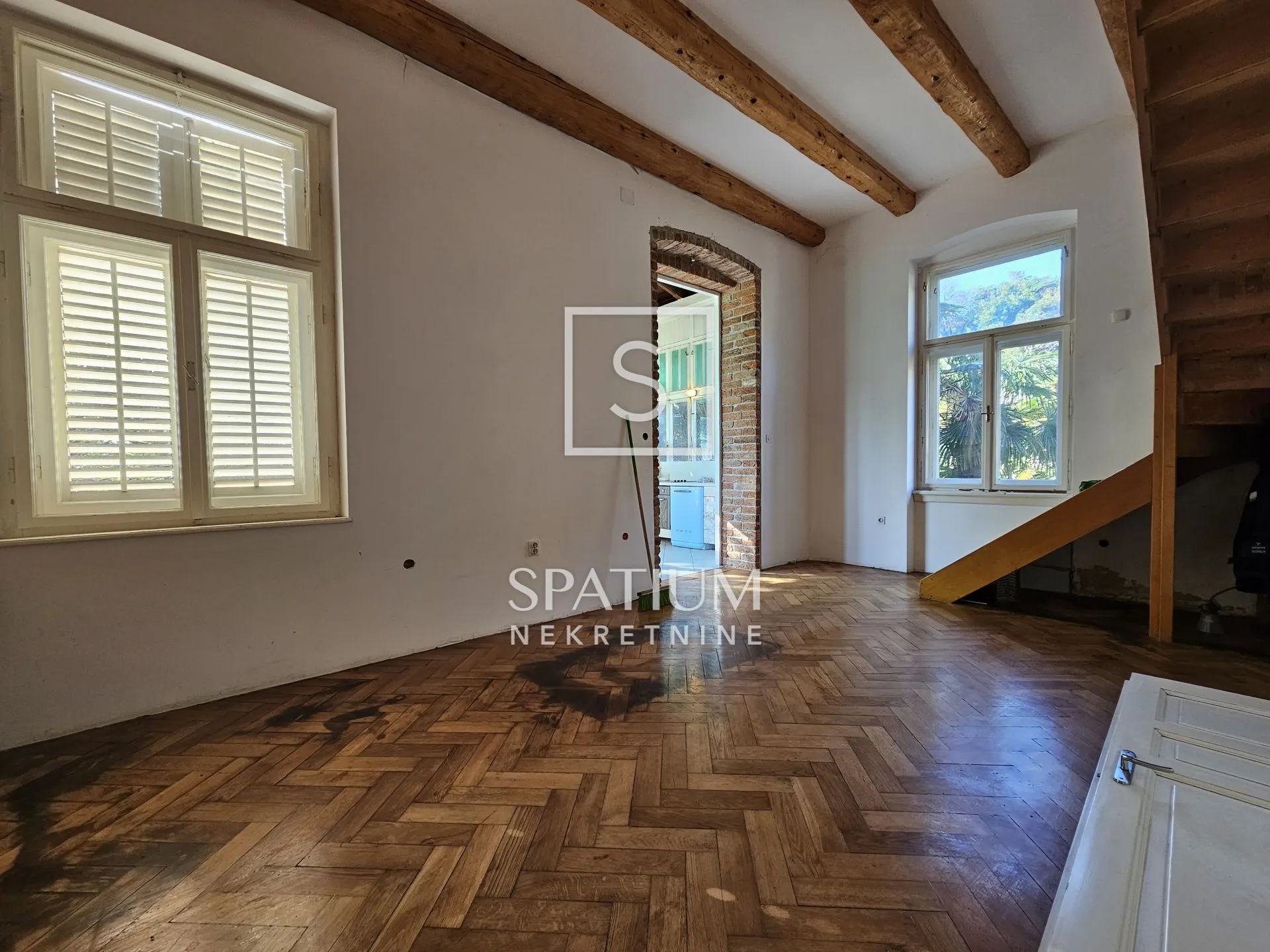 opatija, stan za renovaciju prvi red do mora - slika 4