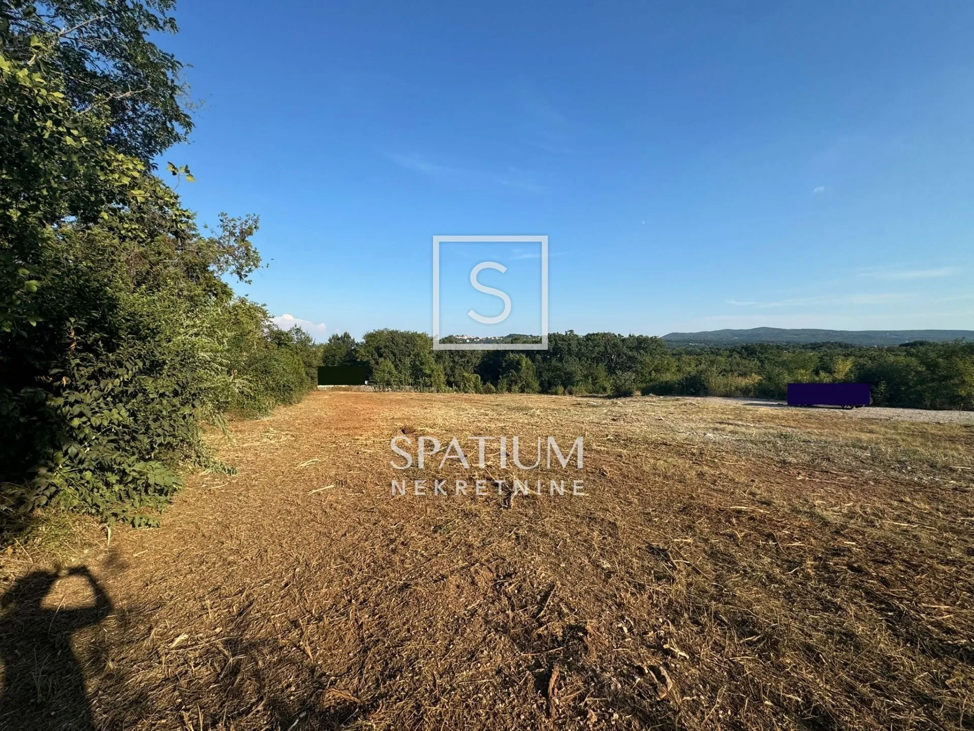 labin, građevinsko zemljište 2000 m2 - slika 2