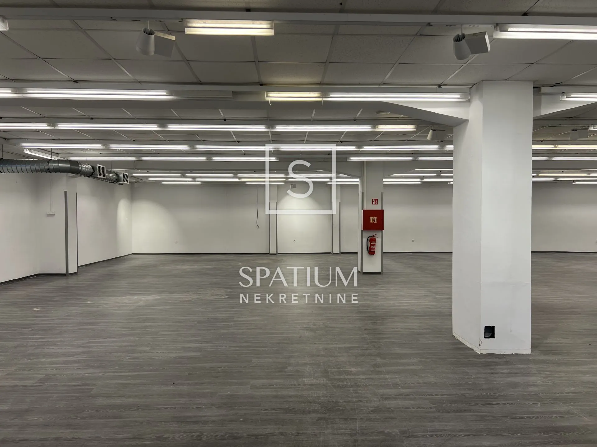 labin, poslovni prostor u centru grada 424 m2 - slika 2