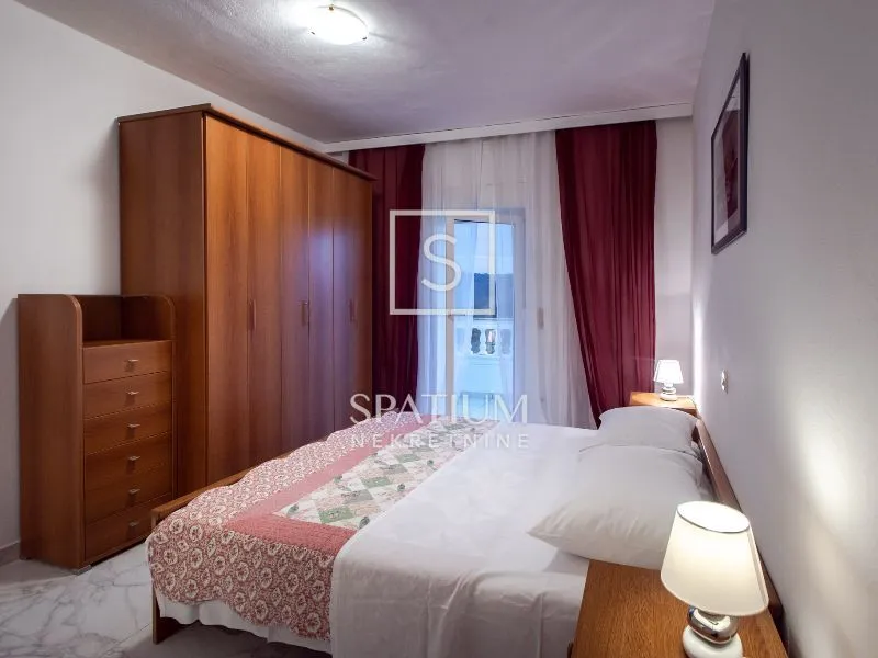 otok rab, kampor, etaža kuće s dva apartmana - slika 7