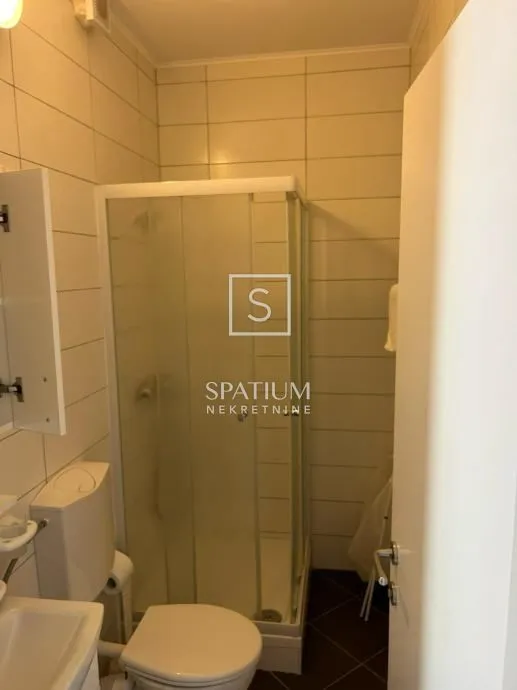 selce, kuća sa 4 apartmana blizu mora - slika 8