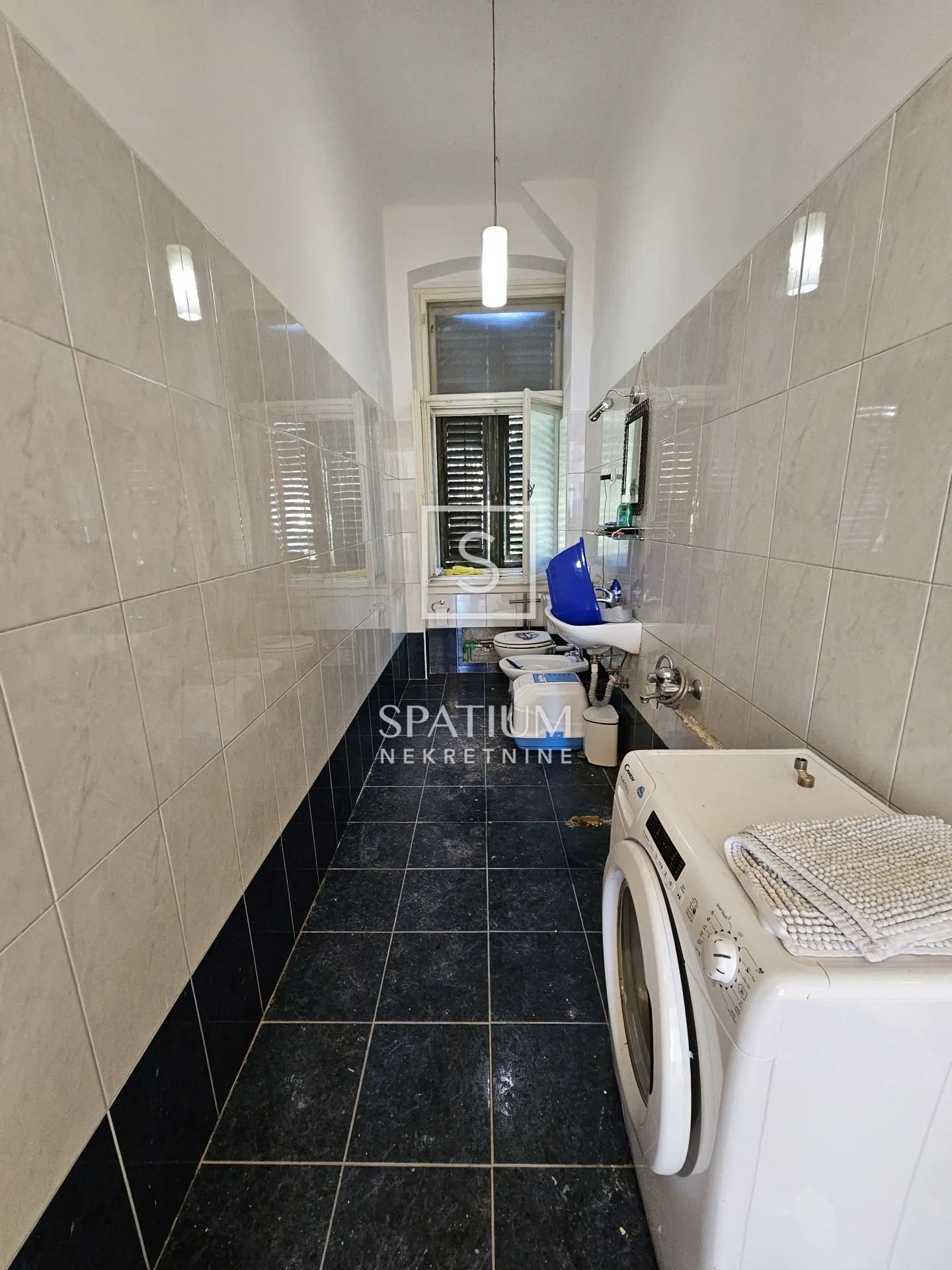 opatija, stan za renovaciju prvi red do mora - slika 11