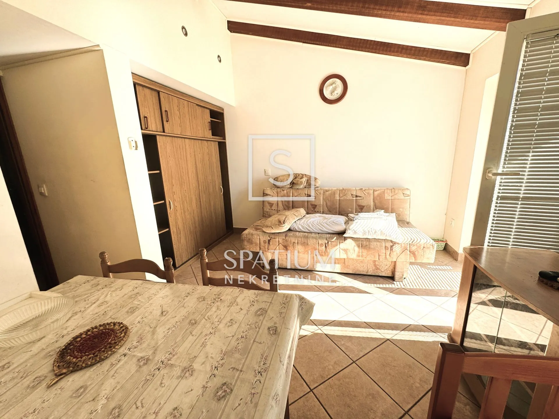 omišalj, kuća sa 6 apartmana na 150m od mora - slika 12