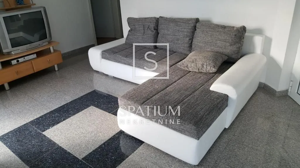 novi vinodolski, dvojna kuća s pet apartmana - slika 5