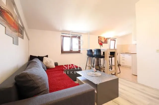 poreč, kuća s pet apartmana - slika 31