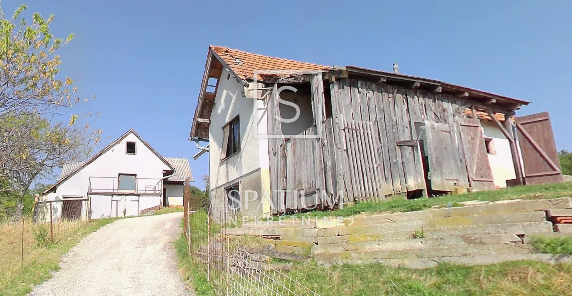 zlogonje, seosko imanje na brežuljku, za renovaciju - slika 4