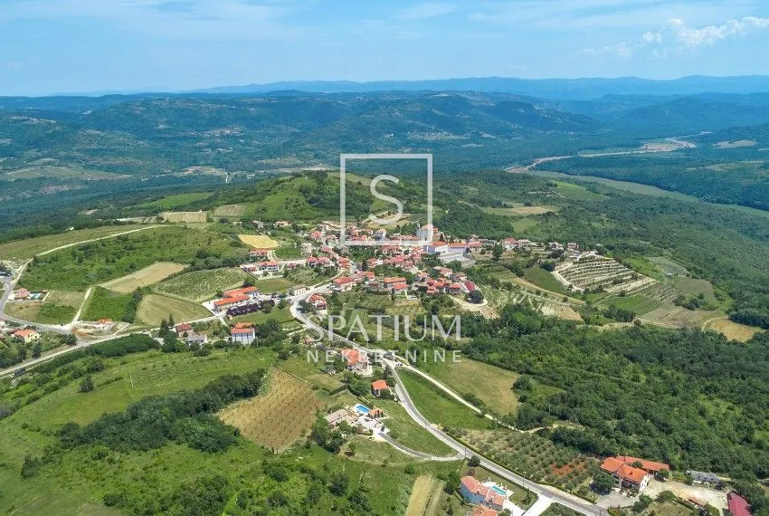 Žminj, Okolica, Građevinsko Zemljište U Malom Selu