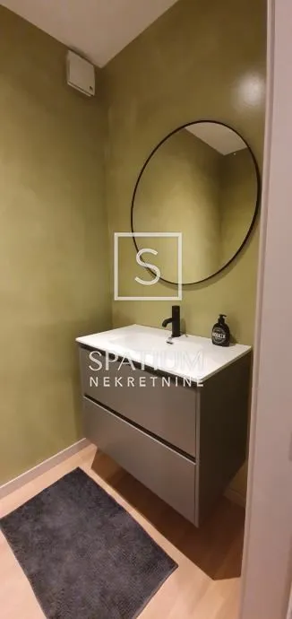 kostrena, stan s bazenom i teretanom za najam - slika 8