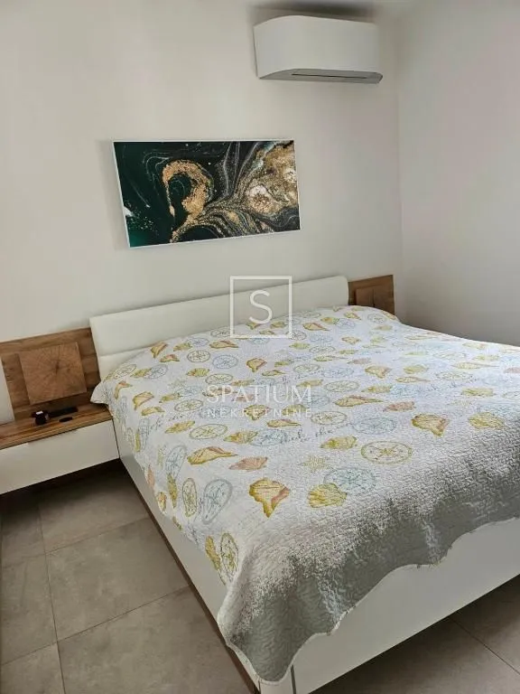 omišalj, novogradnja s krovnom terasom, prvi red do mora - slika 14
