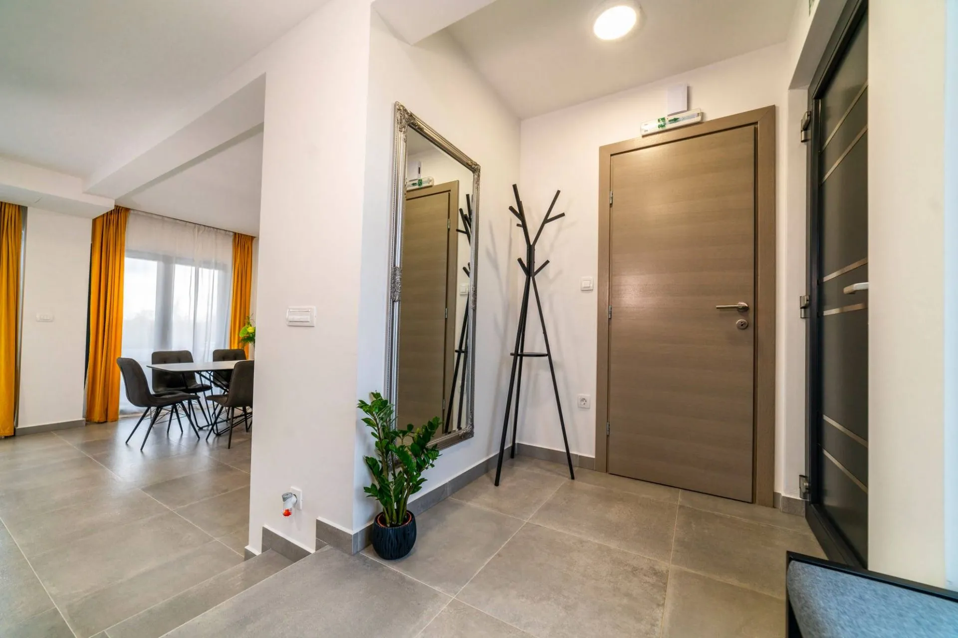 poreč, vila s bazenom sa uhodanim turističkim najmom - slika 6