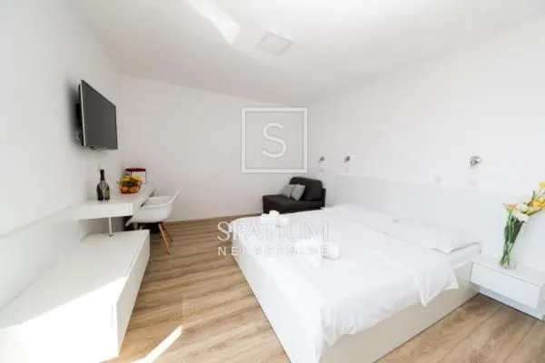 novi vinodolski, obiteljski hotel, prvi red do mora - slika 7
