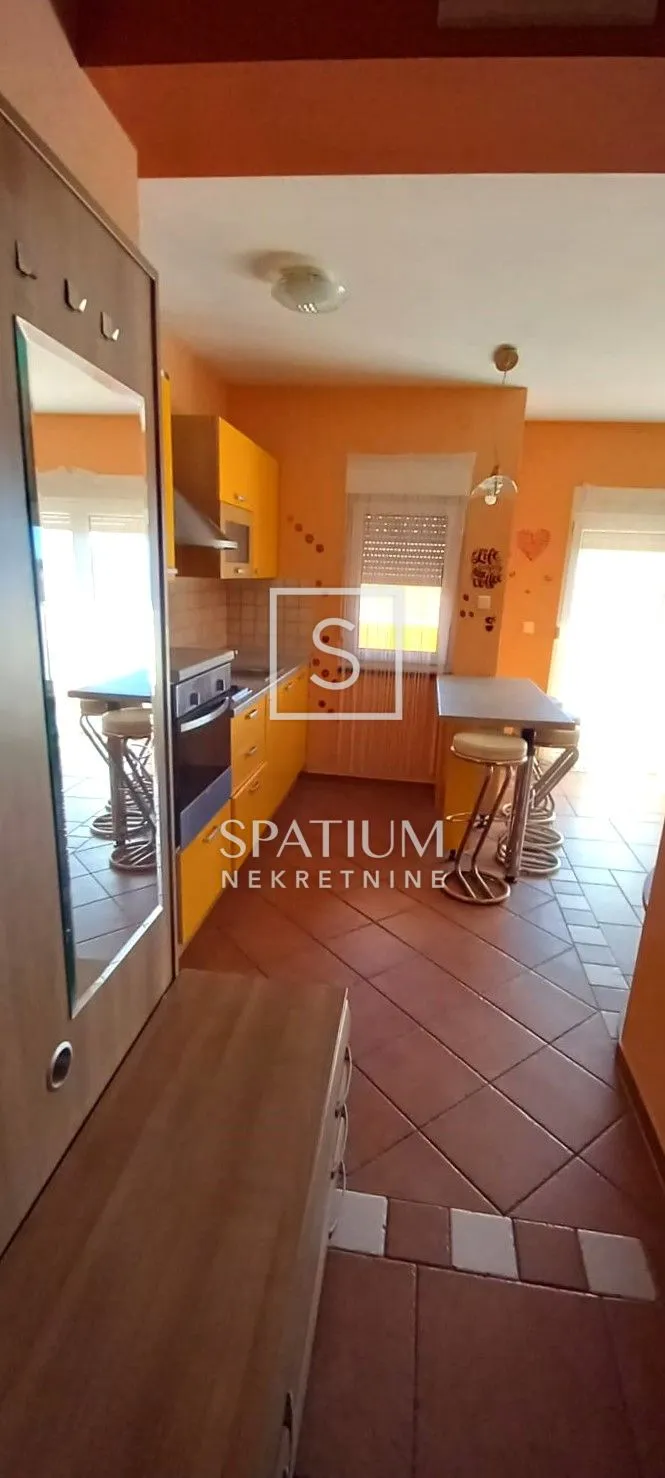 pag, novalja, tri apartmana s firmom - slika 3