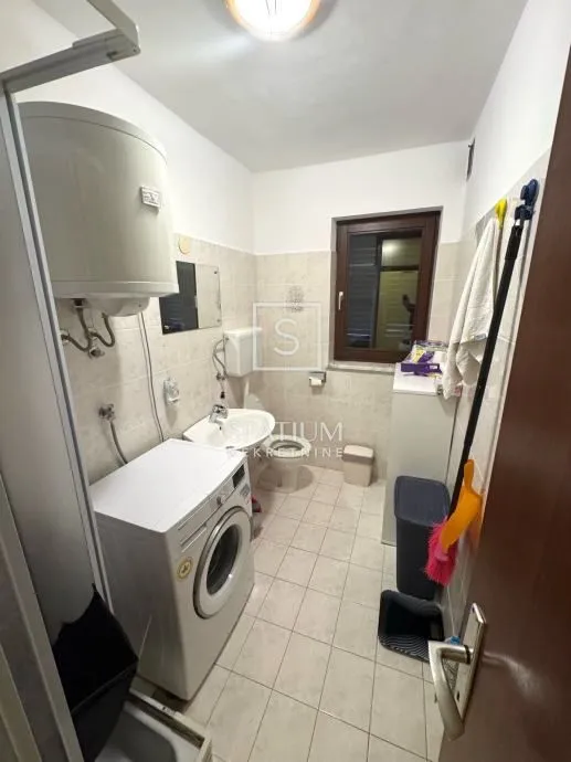 rabac, jednosoban stan u prizemlju sa pogledom na more - slika 8