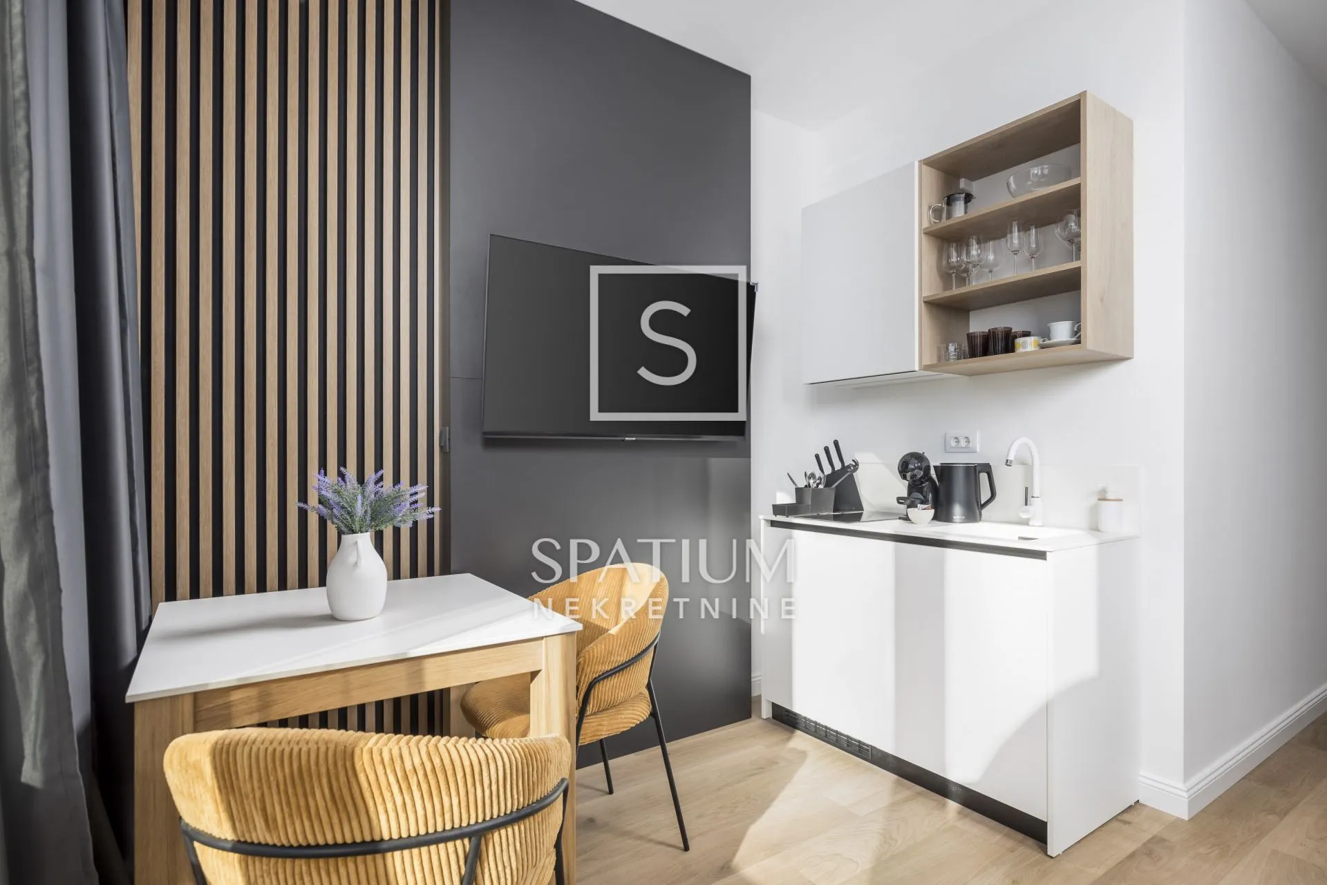 sušak, novouređen stan s tri stambene jedinice - slika 33