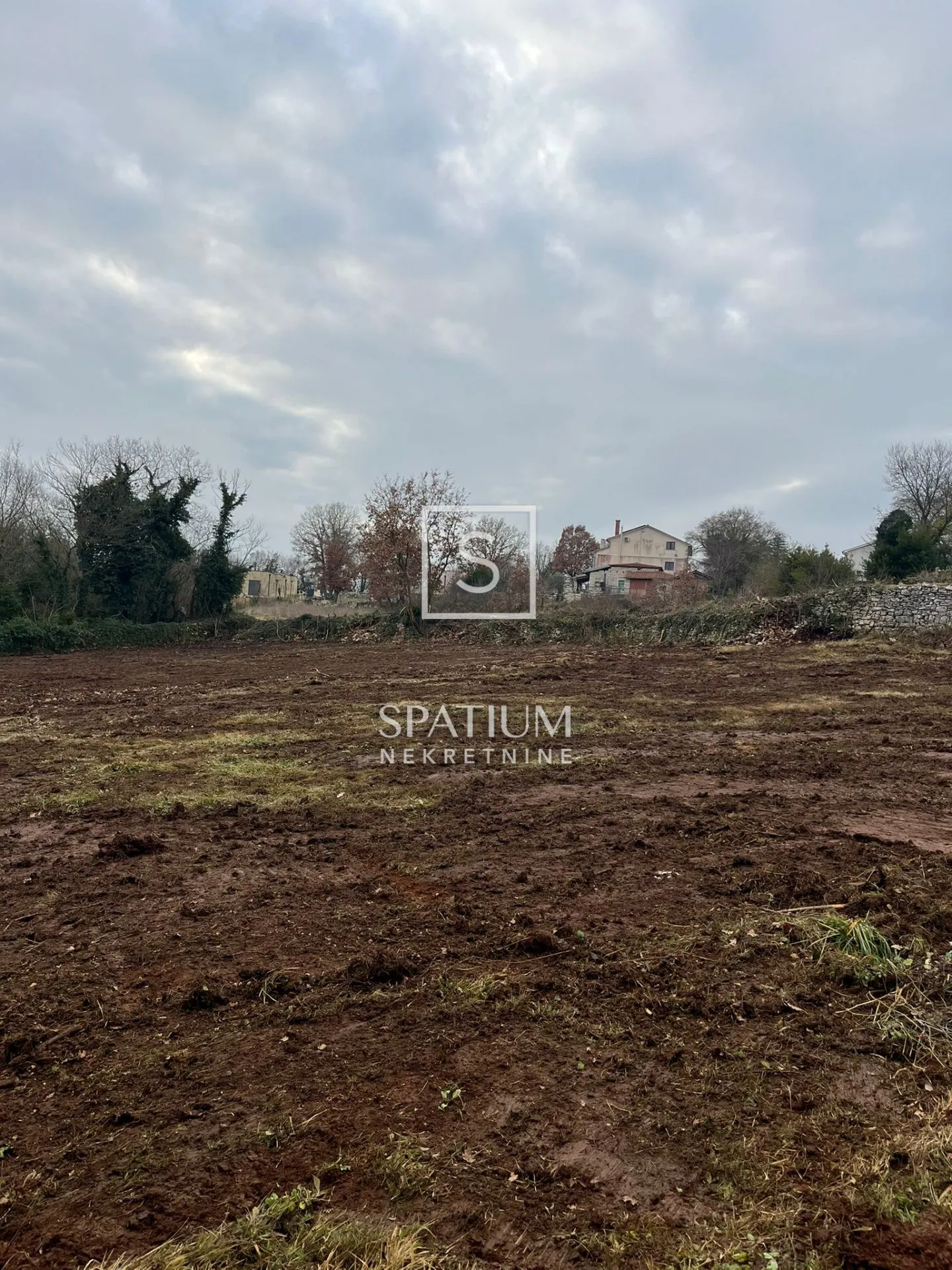 tinjan, prostrano građevinsko zemljište 40€/m² - slika 5