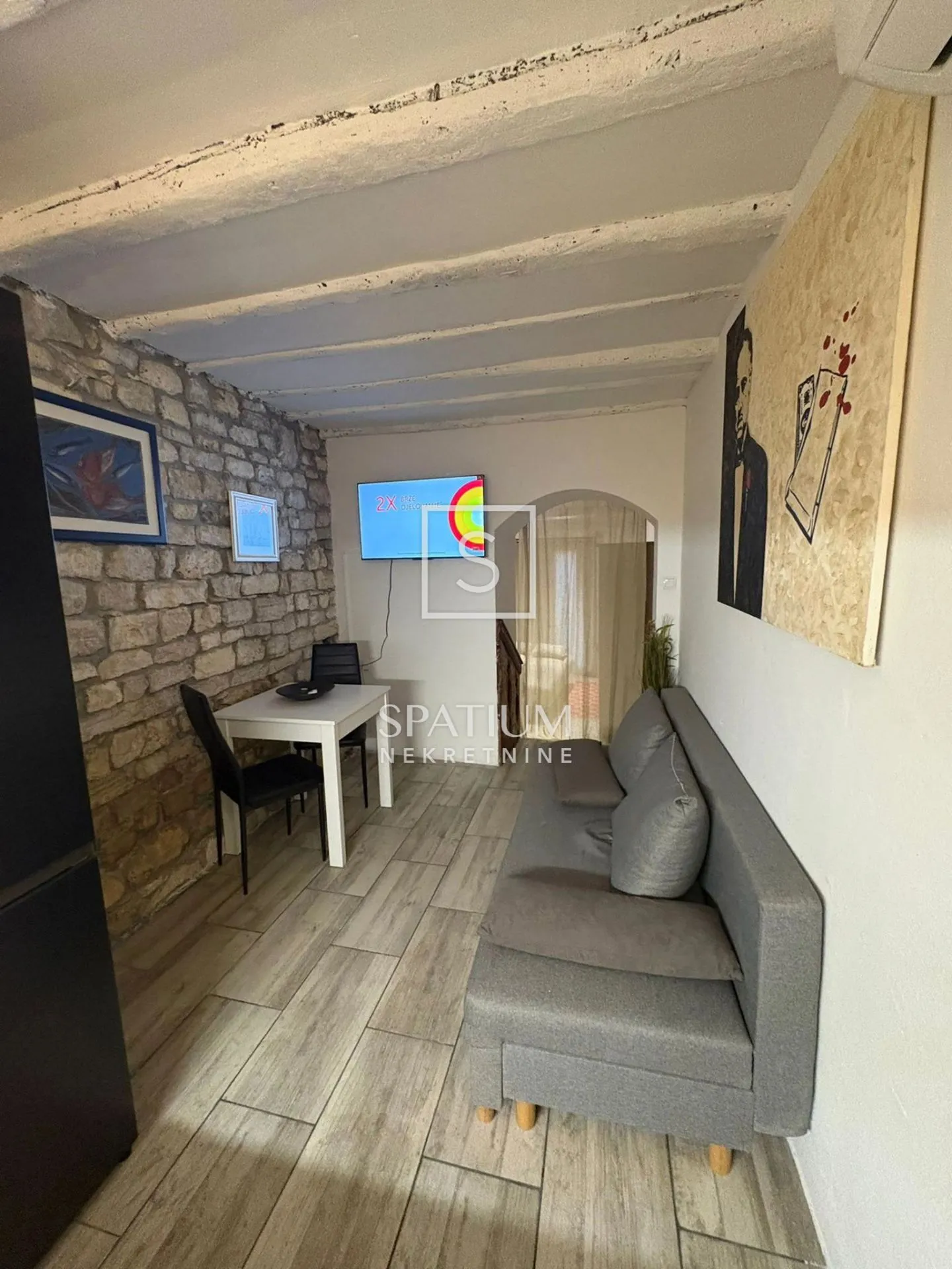 Rovinj, Poslovni Prostor U Centru Rovinja, U Naravi Stan