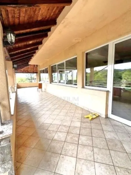 šapjane, poslovno - stambena zgrada s velikom okućnicom - slika 5