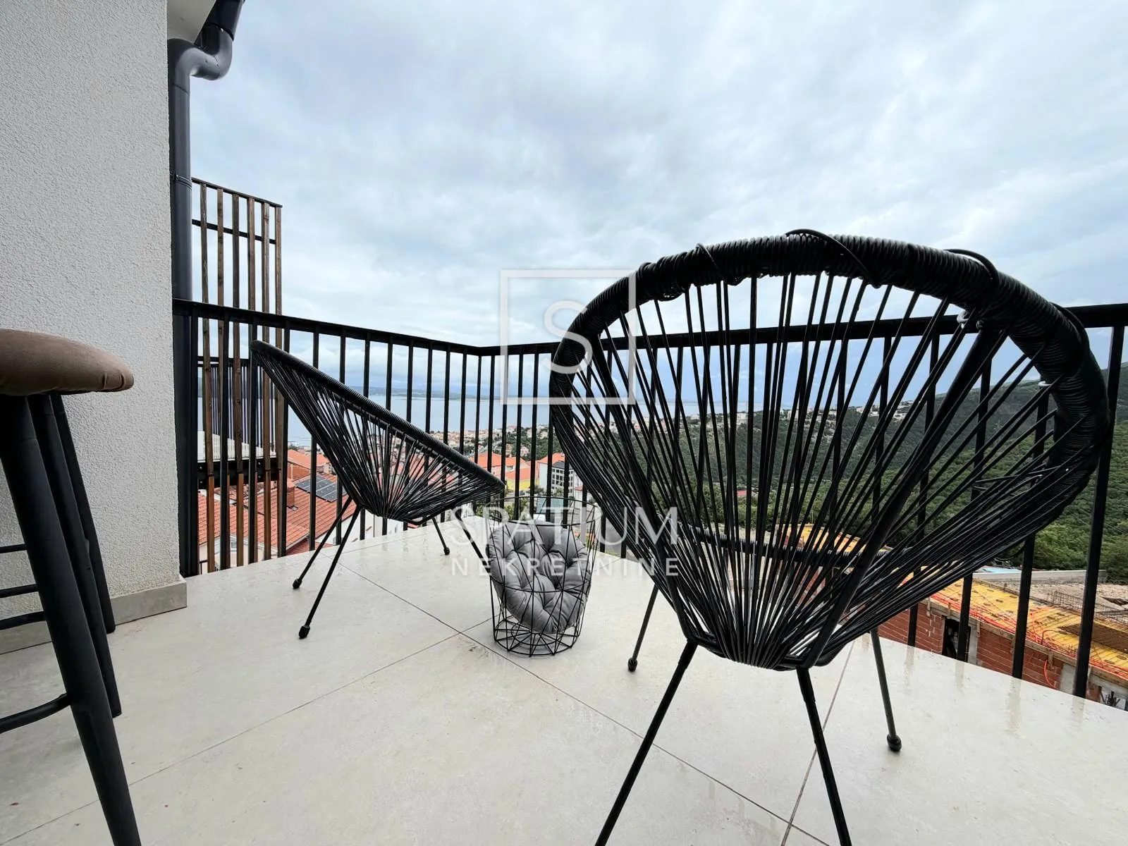 crikvenica, kuća s četiri apartmana i bazenom - slika 16