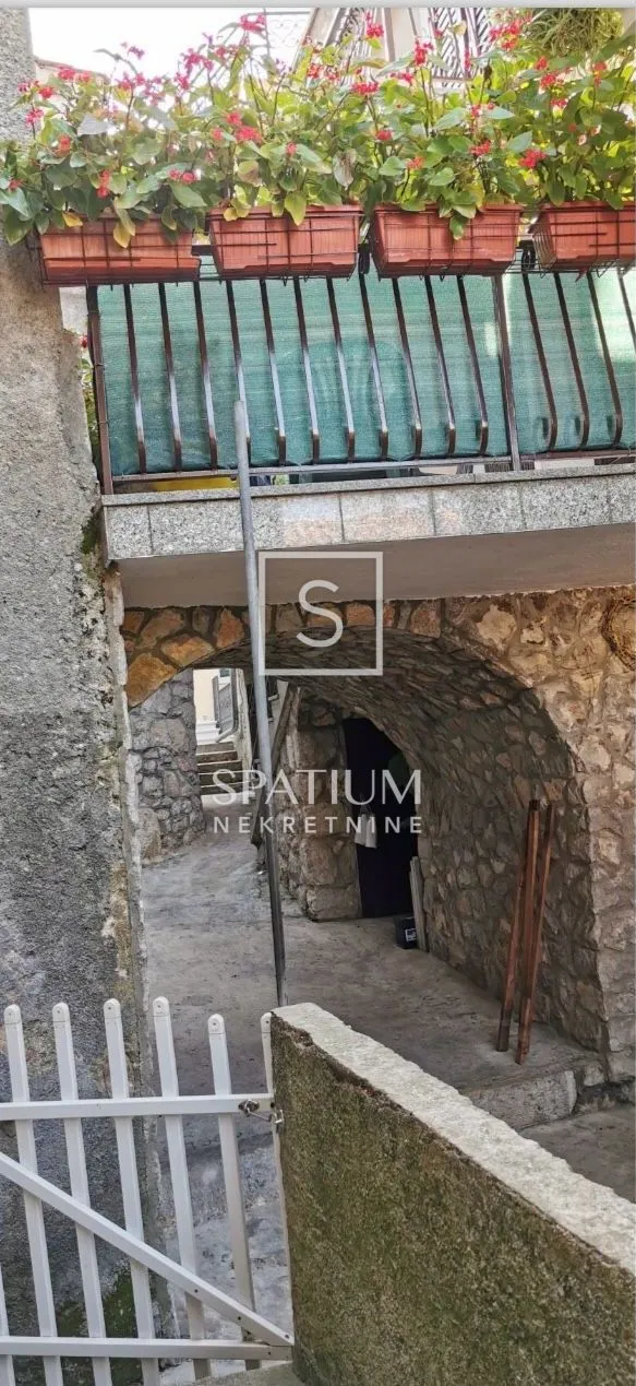 Otok Krk, Dobrinj, Autohtona Kuća U Staroj Jezgri