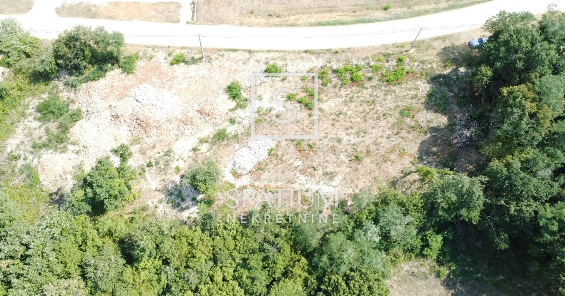 tinjan, građevinsko zemljište 1225 m² - slika 2
