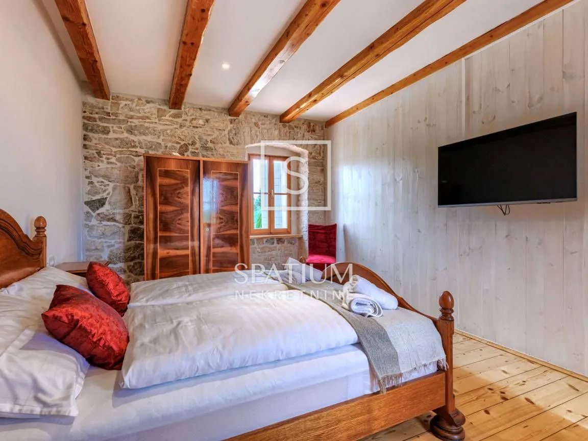 poreč, okolica, kamena kuća u nizu - slika 12