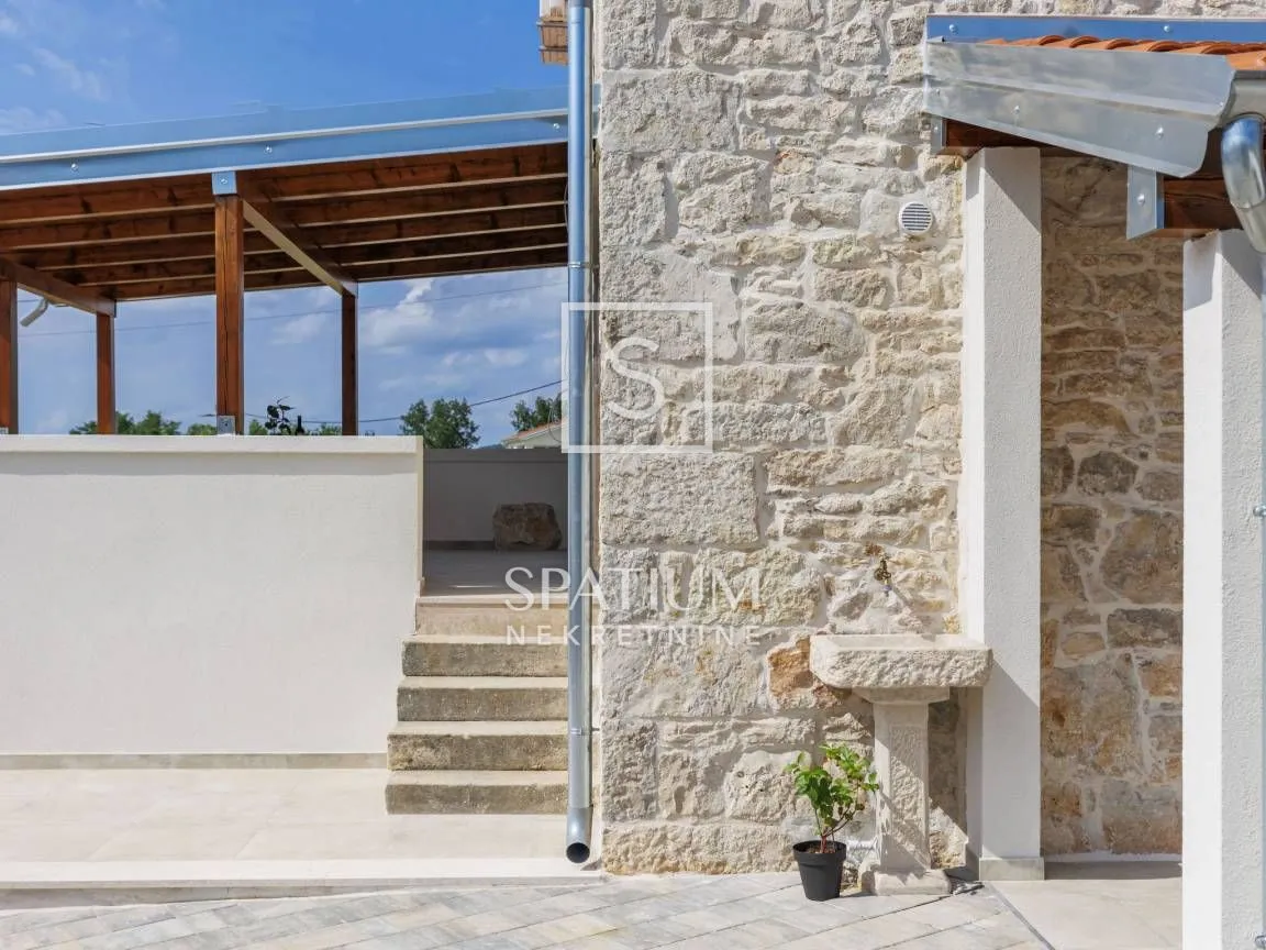 poreč, okolica, kamena kuća u nizu - slika 13