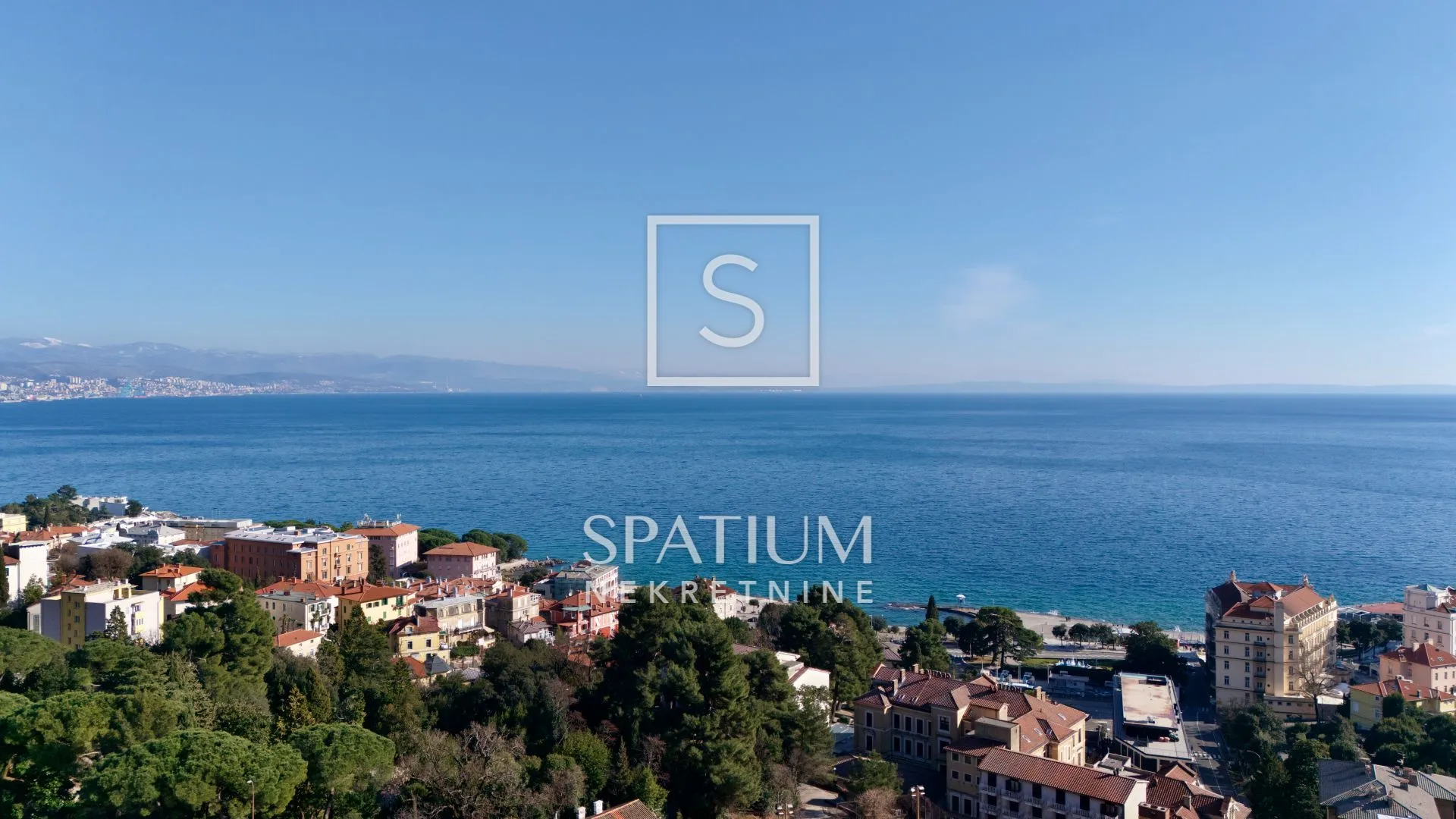 Opatija, Etaža Novogradnje S Bazenom
