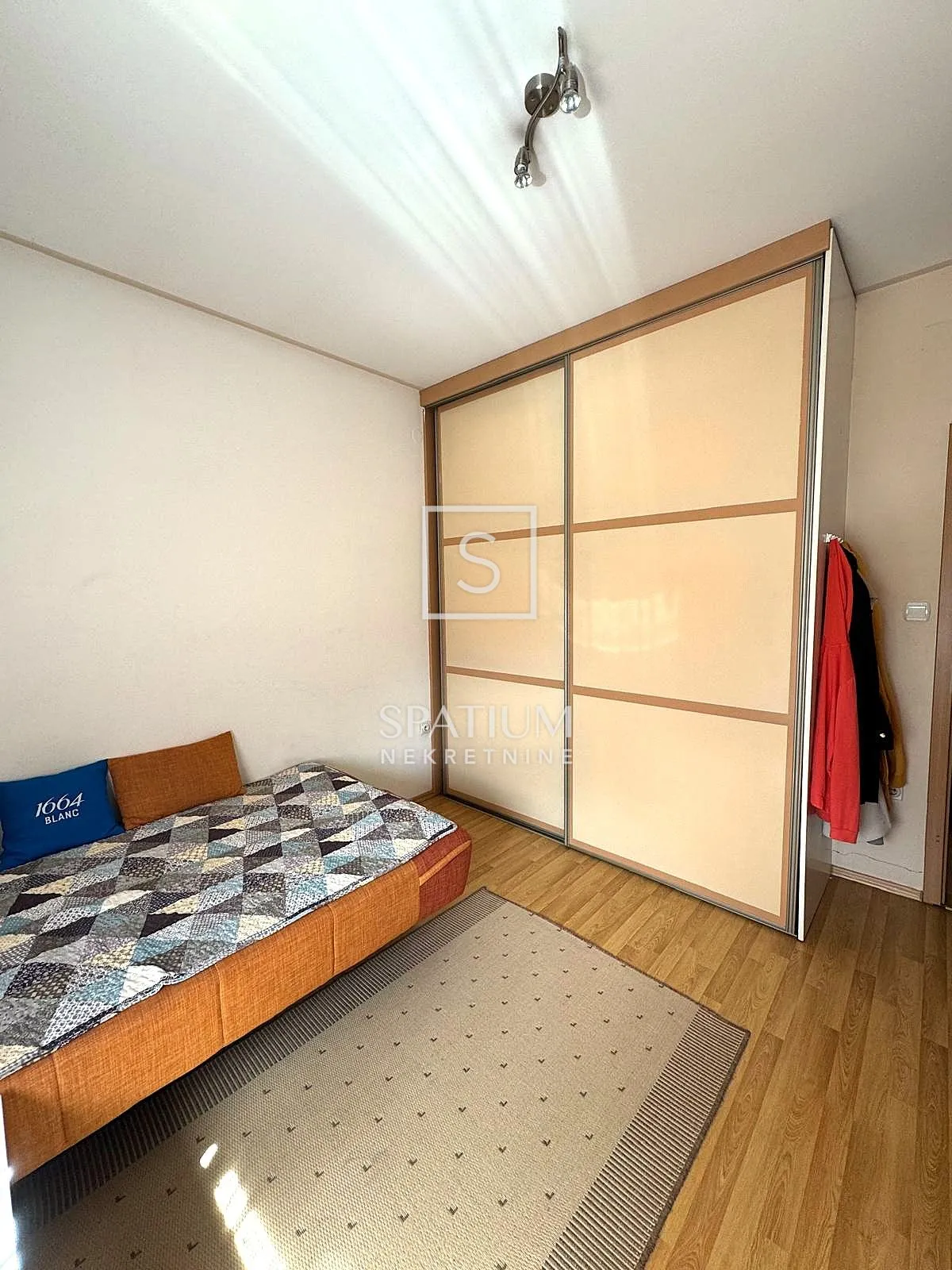 karlovac, stambeno - poslovna kuća s tri stana - slika 18