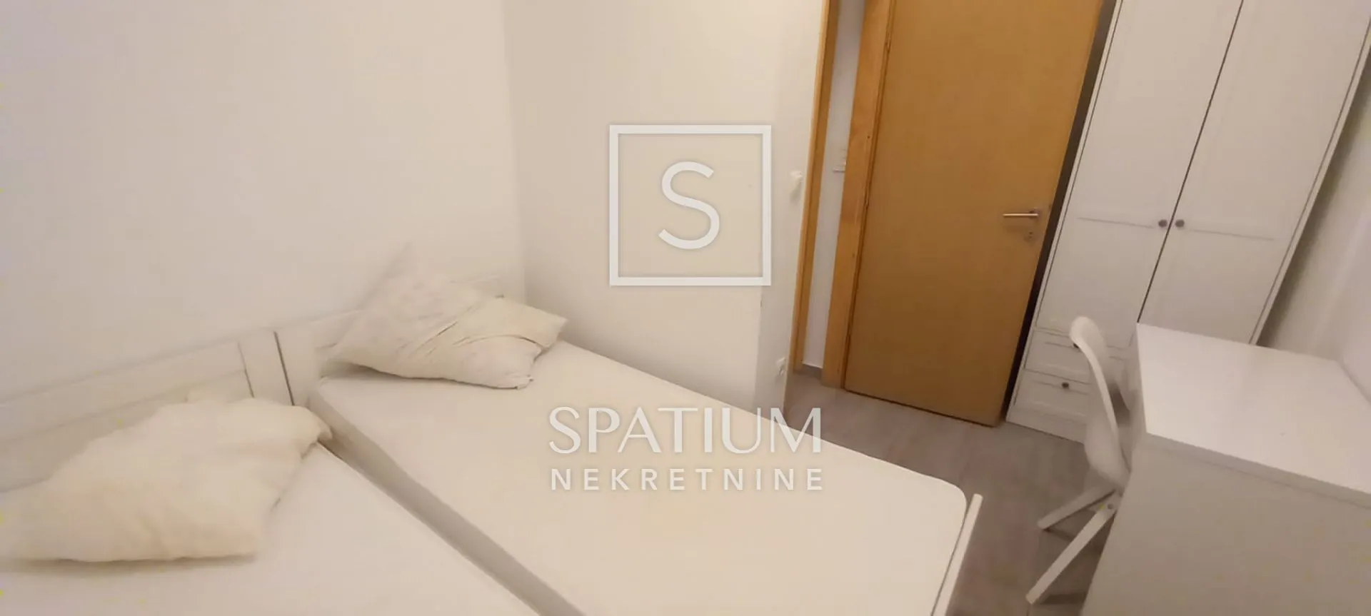 pag, novalja, tri apartmana s firmom - slika 7