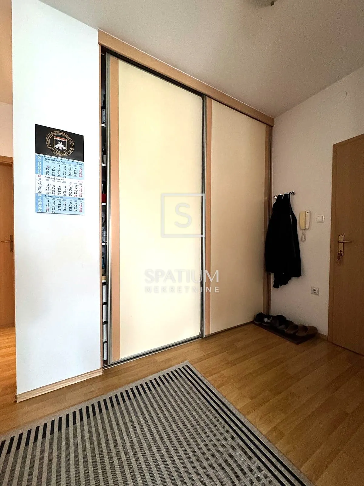 karlovac, stambeno - poslovna kuća s tri stana - slika 6