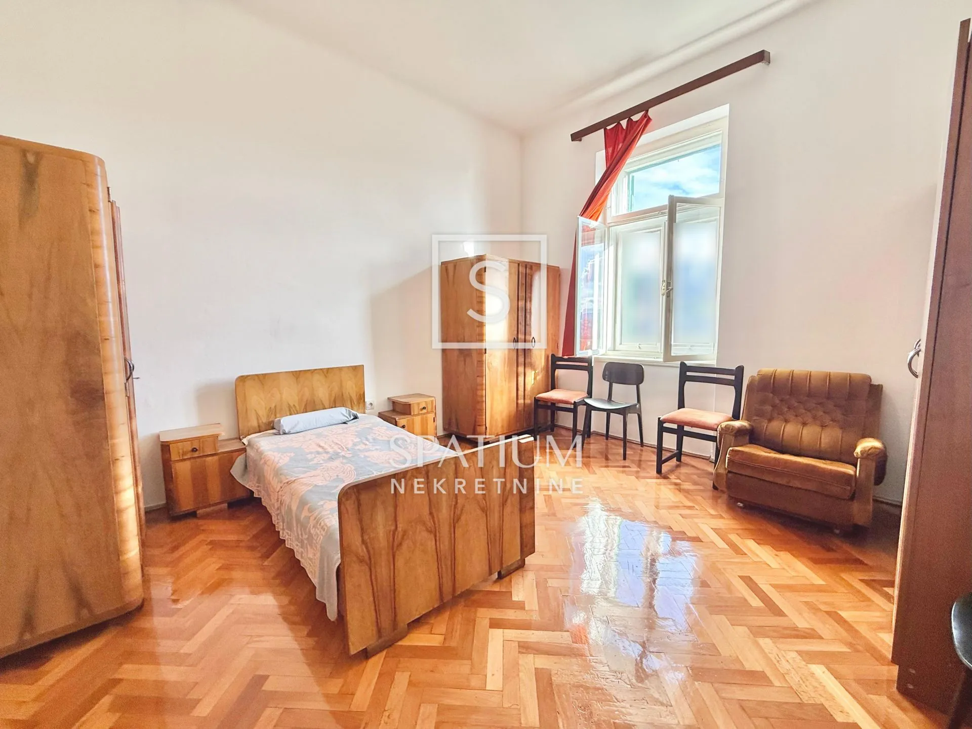 rijeka, centar, veliki stan u održavanoj zgradi - slika 11
