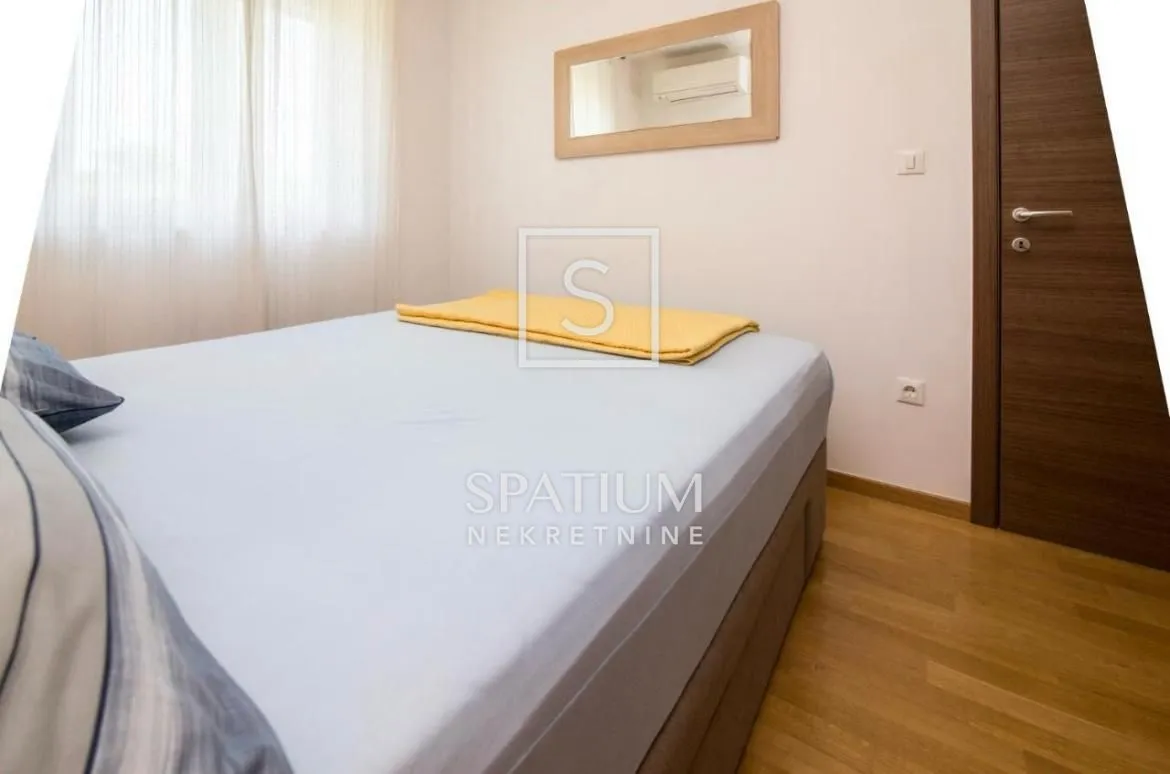 zadar, mocire, stan u prizemlju s vrtom i terasom - slika 10